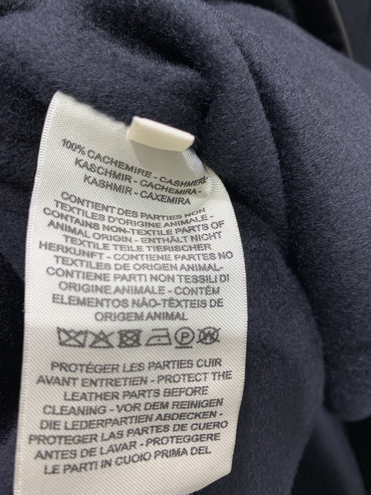HERMÈS Rivet Patchwork Cashmere Coat: Winter Warmth & Runway Style 8 i1725781926 5043 0