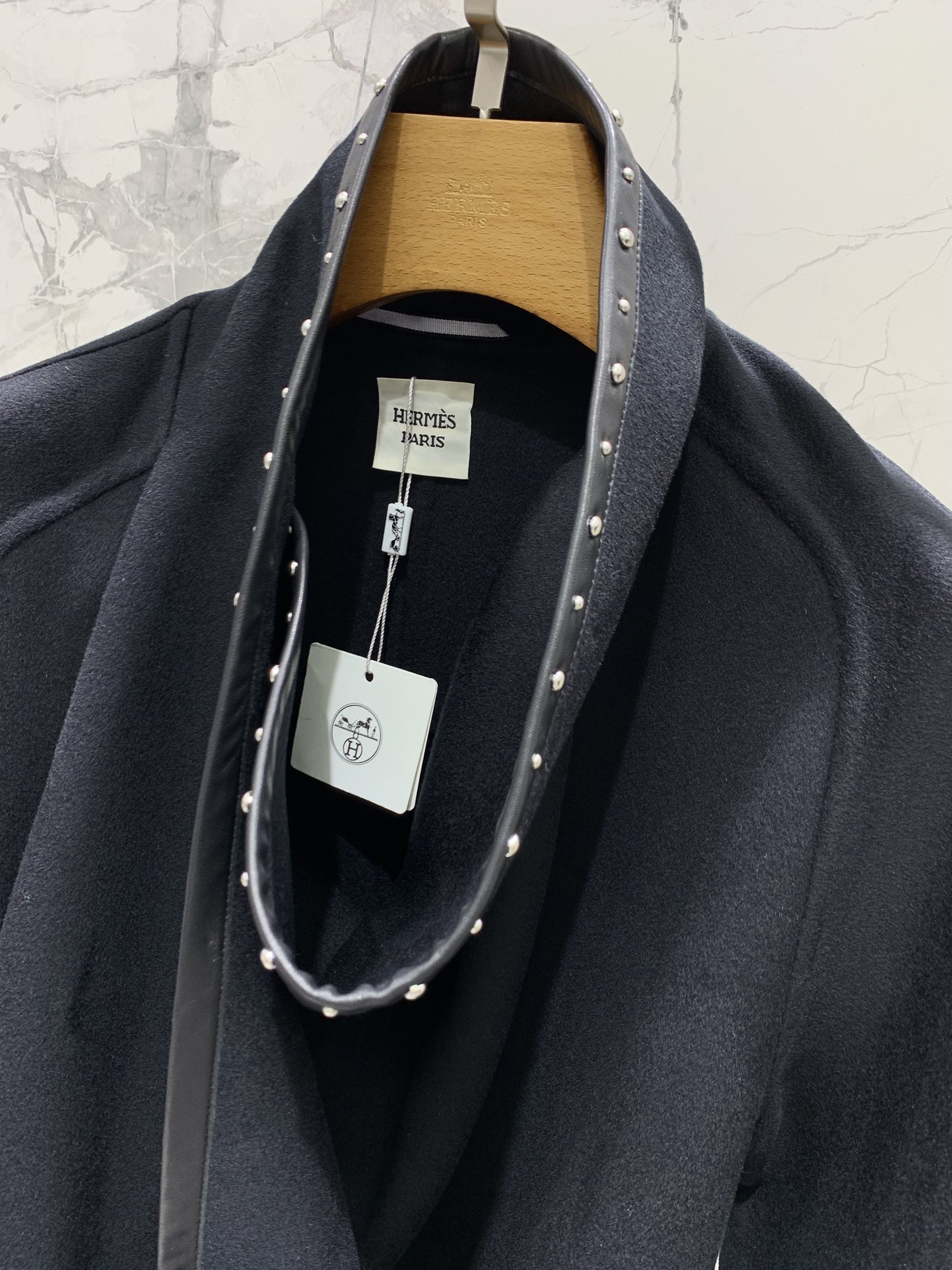 HERMÈS Rivet Patchwork Cashmere Coat: Winter Warmth & Runway Style 5 i1725781927 2589 5