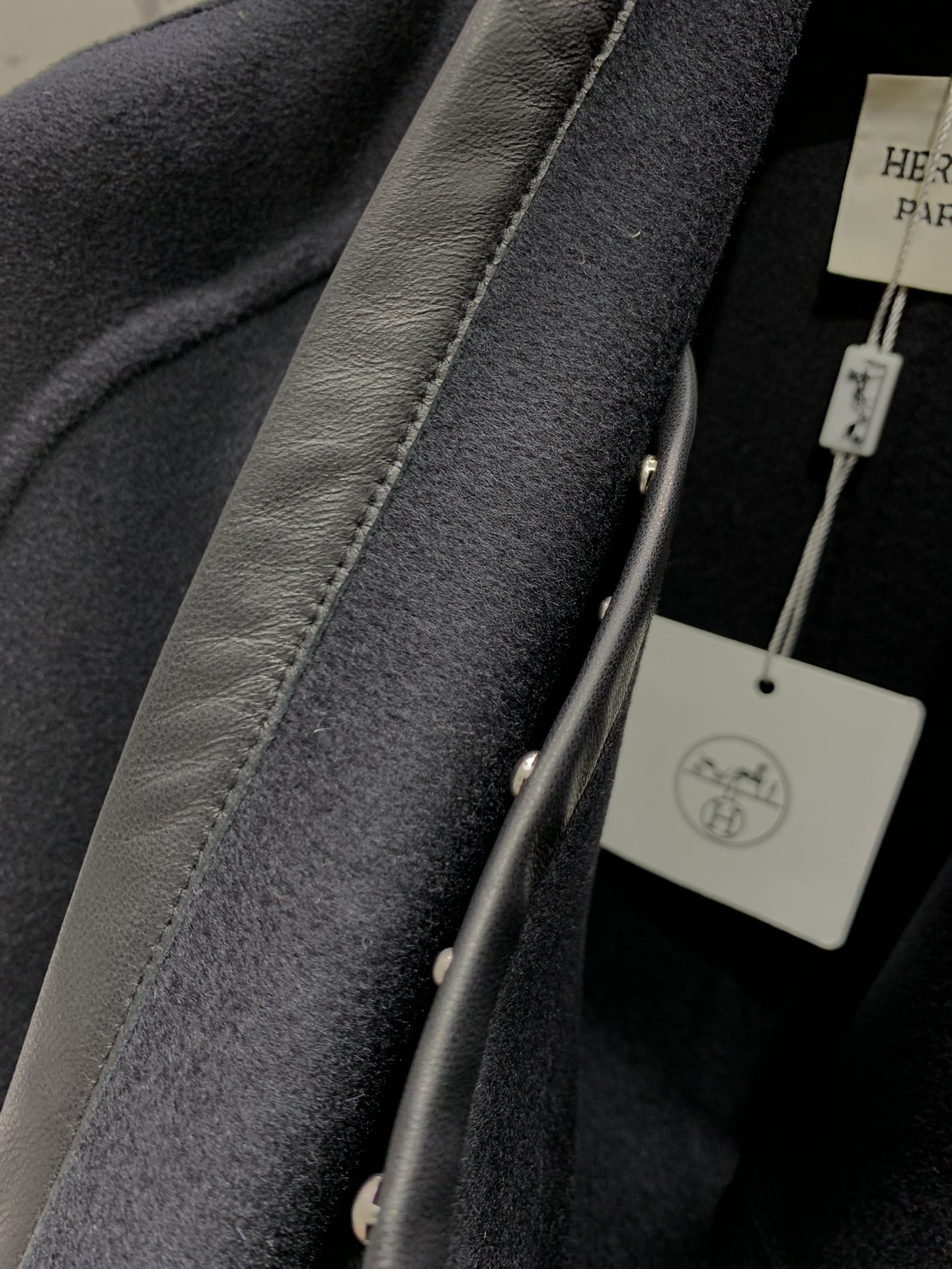 HERMÈS Rivet Patchwork Cashmere Coat: Winter Warmth & Runway Style 7 i1725781927 8502 3