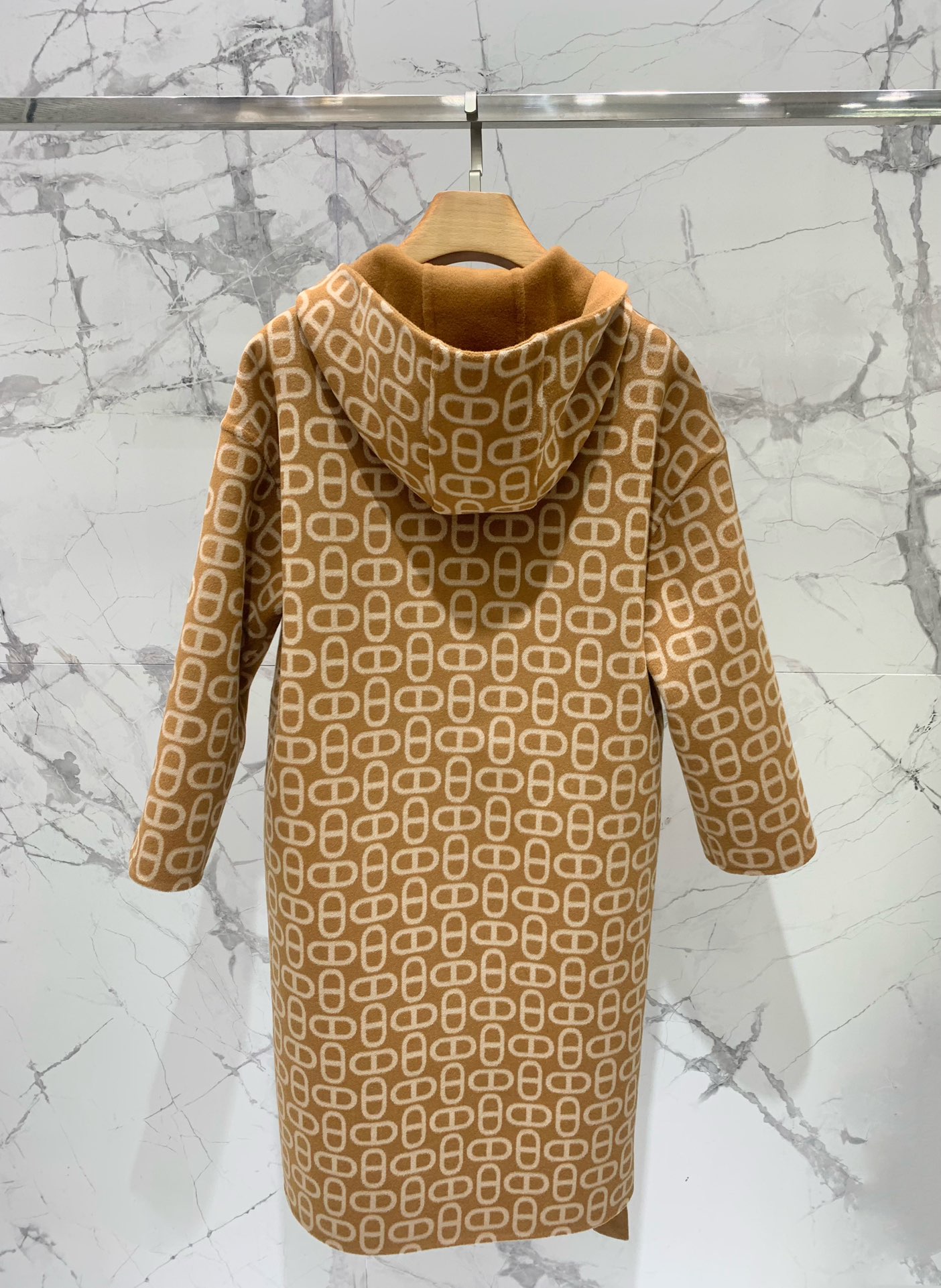 Elegant Double-Faced Cashmere Coat with Jacquard Detailing 6 i1734626081 482 2