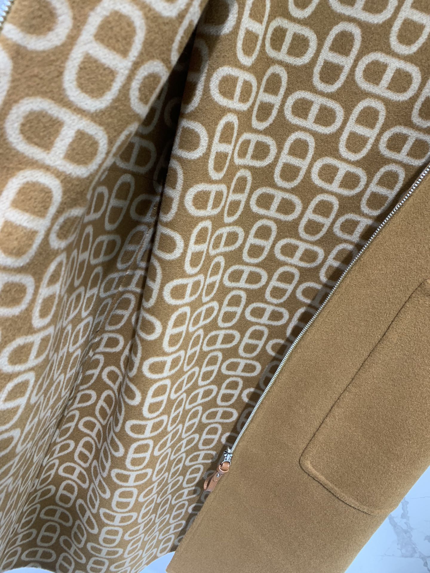 Elegant Double-Faced Cashmere Coat with Jacquard Detailing 10 i1734626082 1950 7