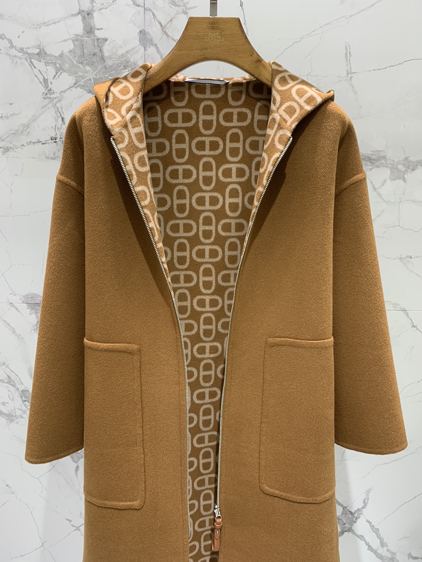 Elegant Double-Faced Cashmere Coat with Jacquard Detailing 9 i1734626082 4328 6