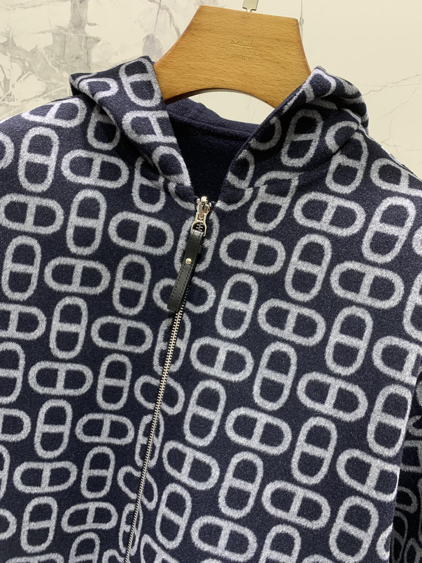 HERMÈS Jacquard Double-Sided Jacket - Luxurious Wool-Cashmere Blend 9 i1734626136 8556 7