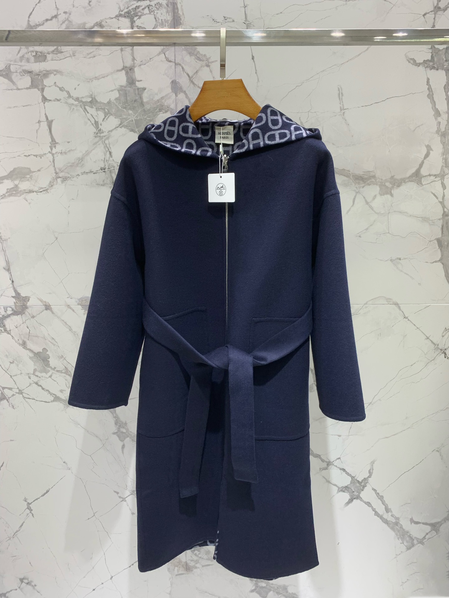 HERMÈS Jacquard Double-Sided Jacket - Luxurious Wool-Cashmere Blend 3 i1734626136 9223 8