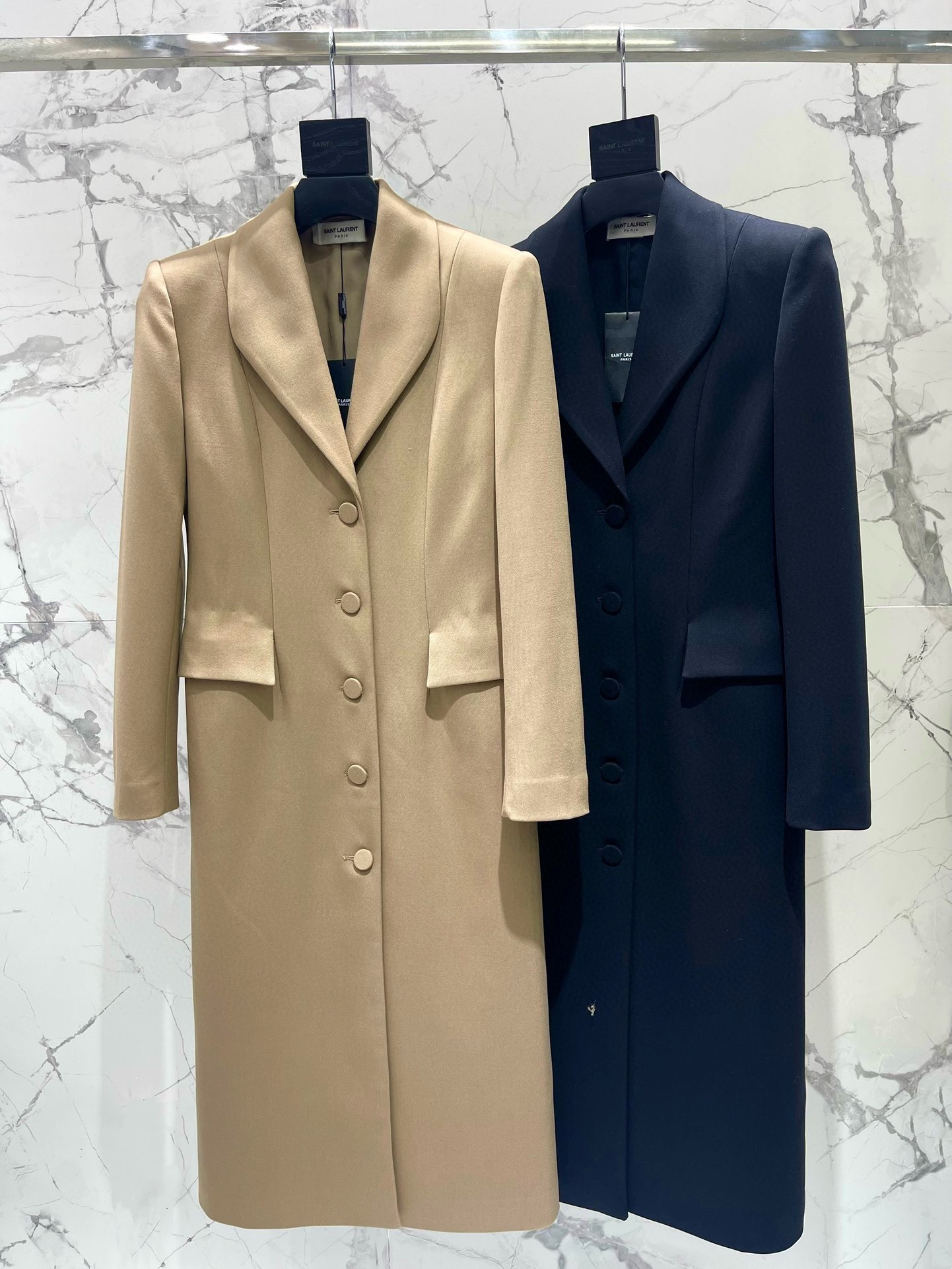 Yves Saint Laurent Single-Breasted Midi Blazer - Elegant & Stylish 10 i1735781261 5697 8