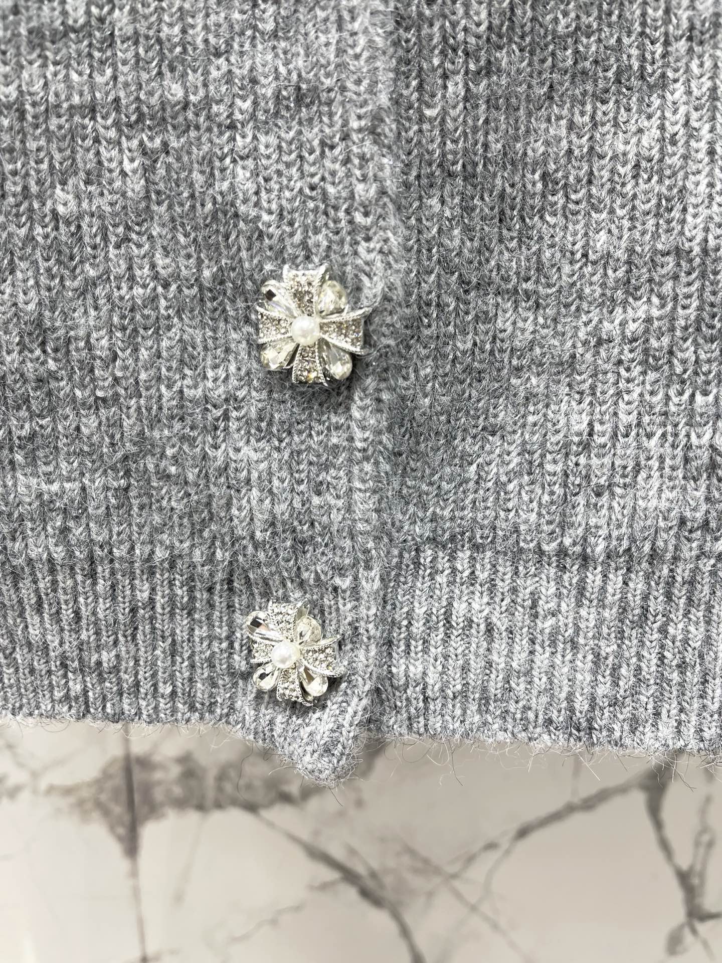 self-portrait Women 𝘀𝗲𝗹𝗳-𝗽𝗼𝗿𝘁𝗿𝗮𝗶* sp Autumn and winter New light gray diamond-embellished plush knitted suit — photo 6