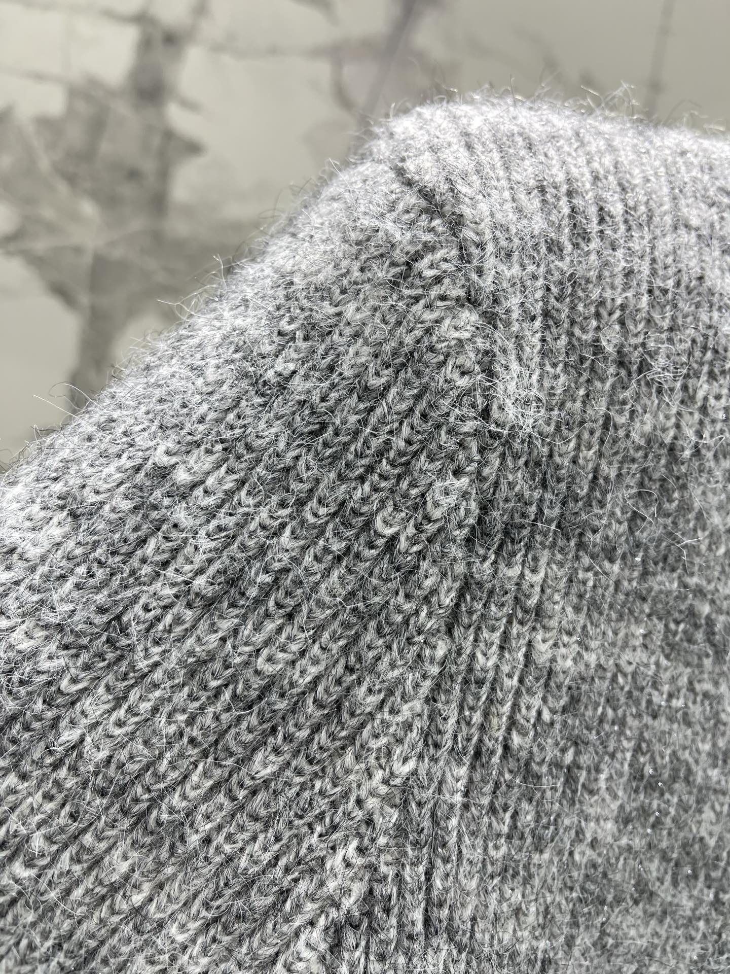 self-portrait Women 𝘀𝗲𝗹𝗳-𝗽𝗼𝗿𝘁𝗿𝗮𝗶* sp Autumn and winter New light gray diamond-embellished plush knitted suit — photo 8