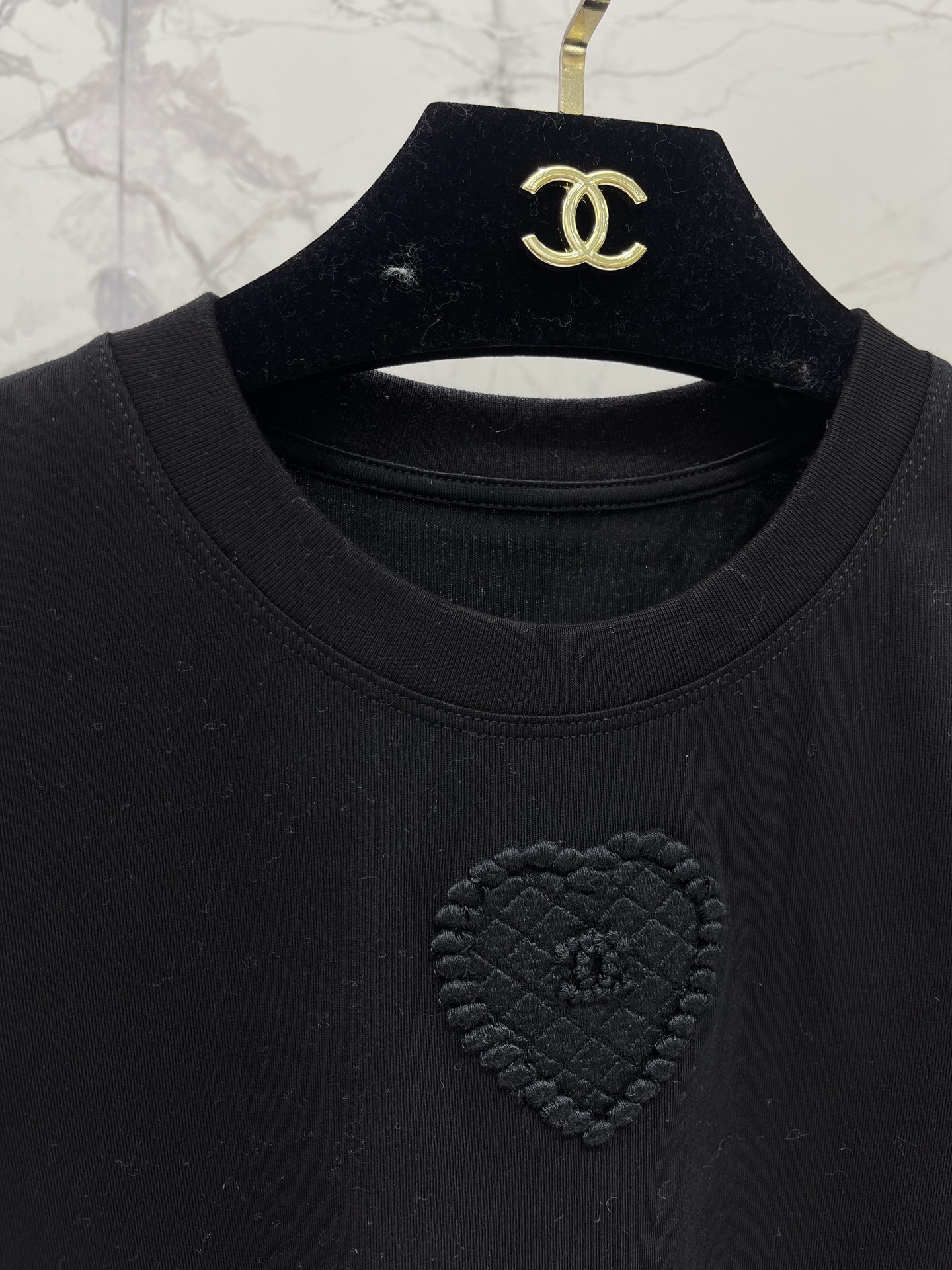 Chanel Women 𝗖𝗛𝗔𝗡𝗘* Logo T — photo 4