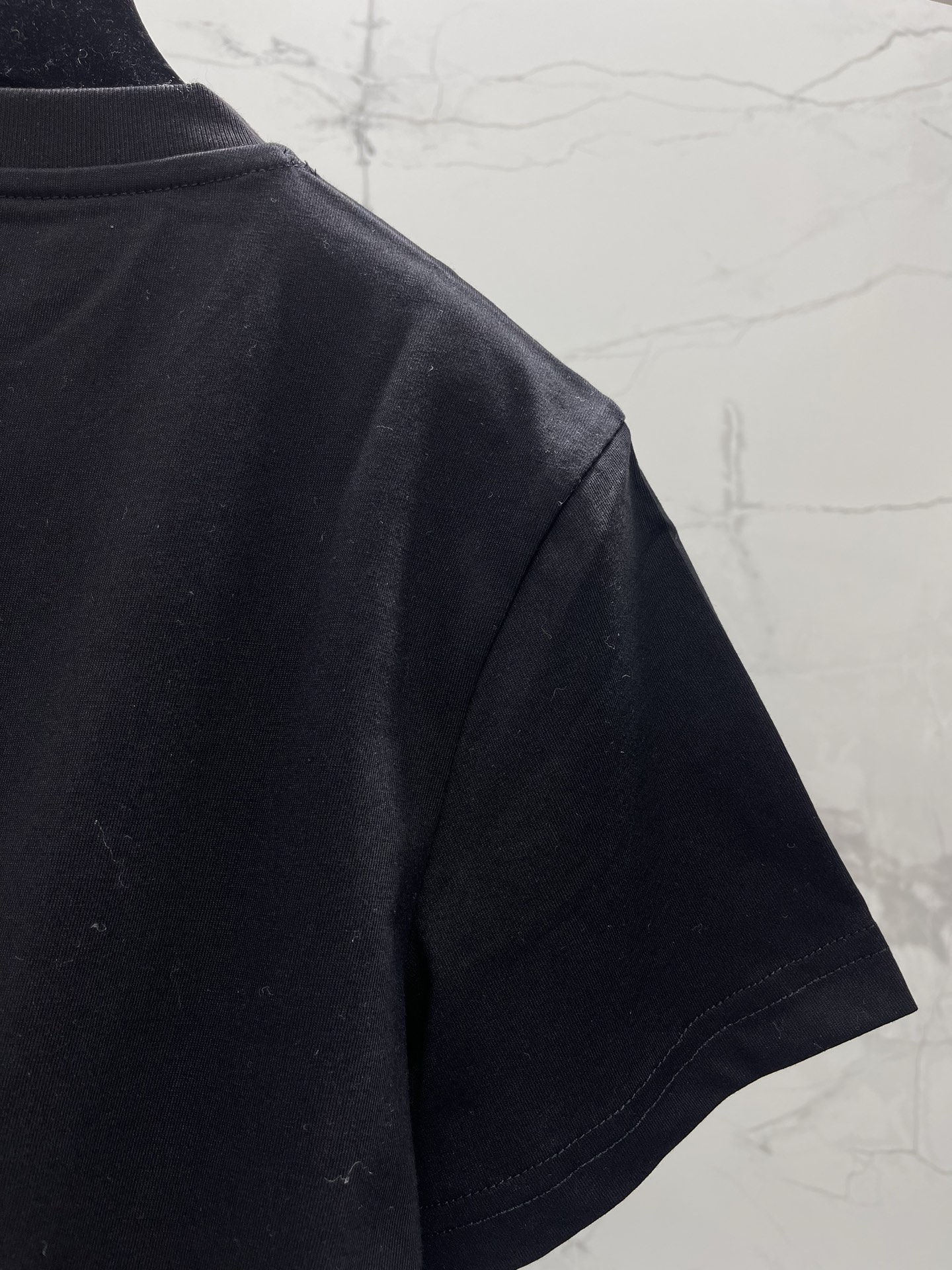 Chanel Women 𝗖𝗛𝗔𝗡𝗘* Logo T — photo 8