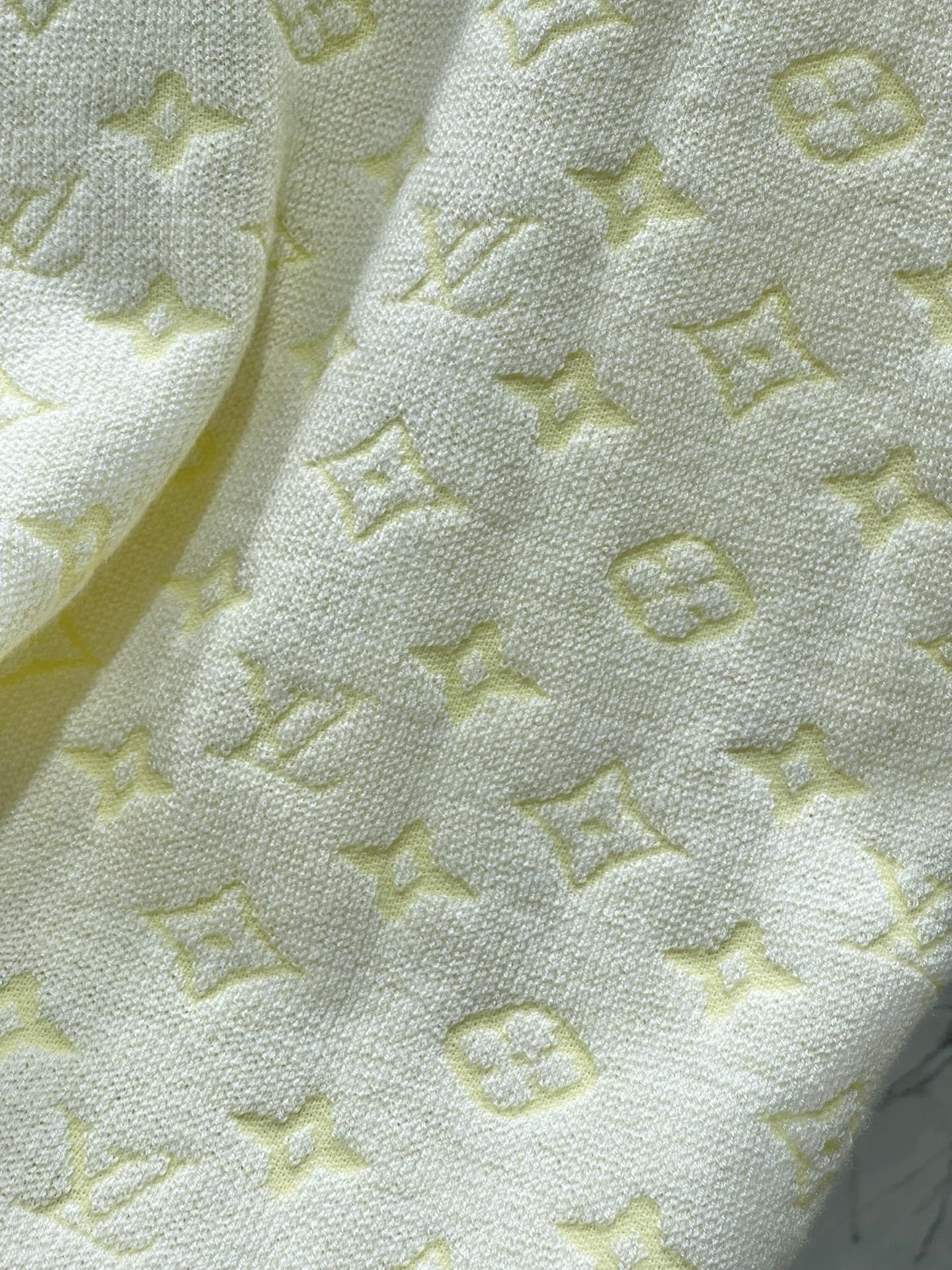 𝗟𝗢𝗨𝗜𝗦 𝗩𝗨𝗜𝗧𝗧𝗢* 驴家早春新款字母提花针织短袖——针织面料软乎乎还很有弹性，贴身穿亲肤又显身材