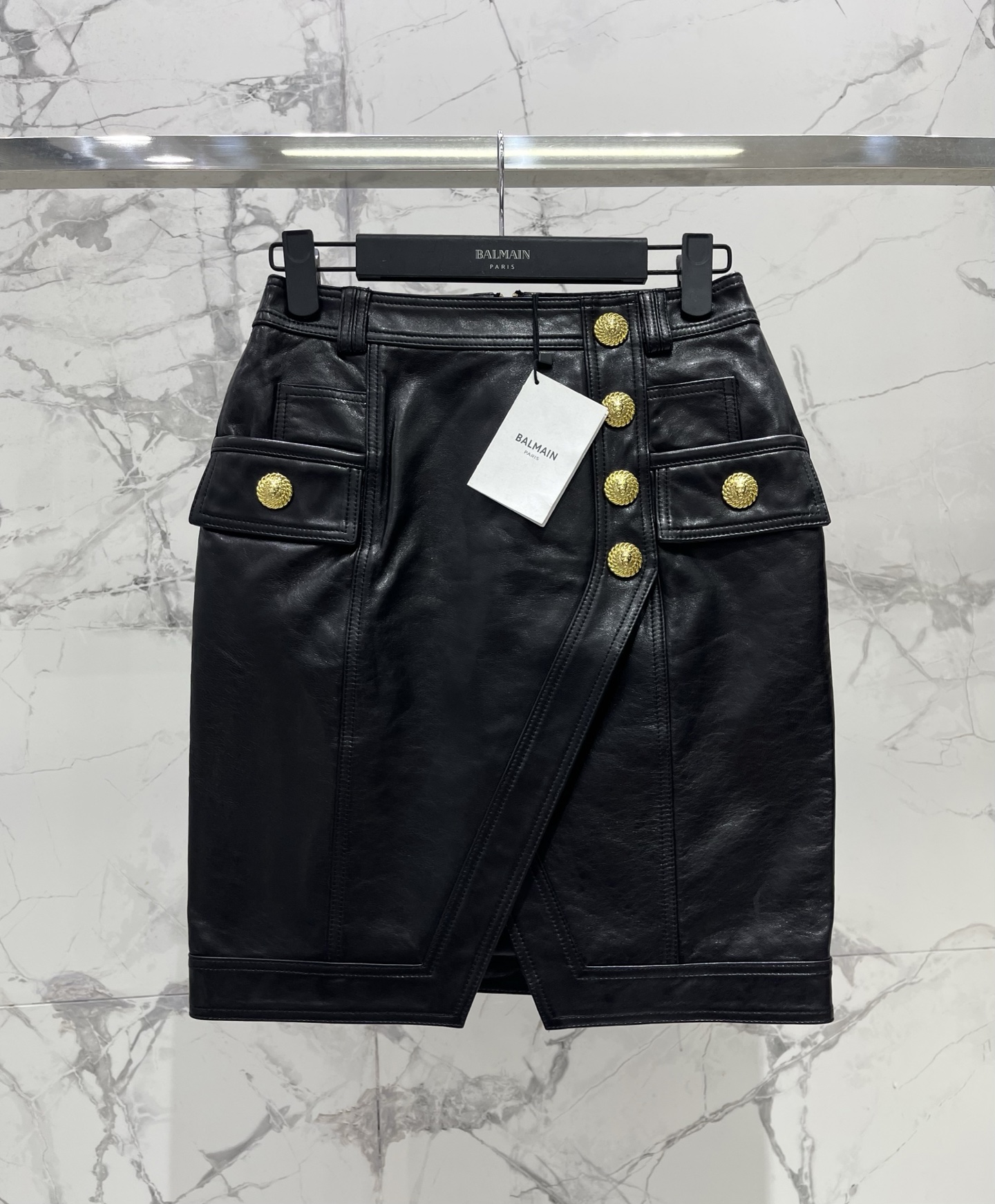 NO:892569,*Bal's gold buckle workwear leather skirt, customized original leather, imported genuine leather, fashionable and versatile, high-end must-have style, size SMLXL, Balmain-clothing, balmain, skirts,19860909*巴尔家金扣工装皮半裙 定制原版皮料 进口真皮 时尚百搭 高级必入款  尺寸SMLXL,巴尔曼-服装,balmain,skirts,,Women's clothing