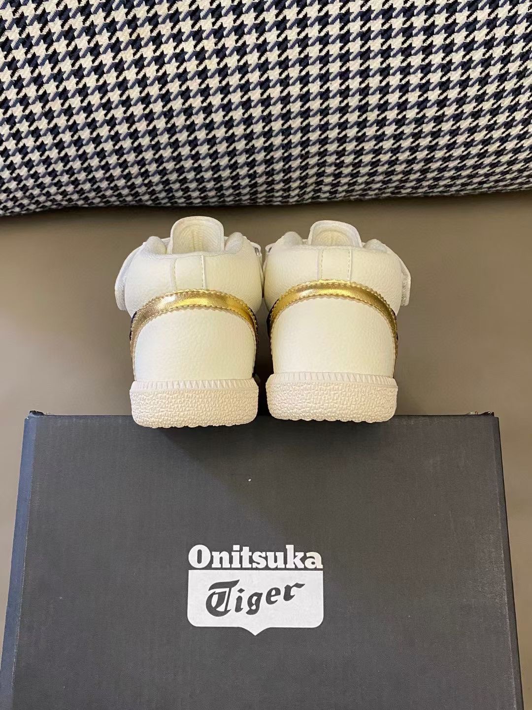 图片[6]-原图直出⭐️ 高帮亚瑟士魔术贴儿童运动鞋鞋面采用麂皮材质，优质弹力带+魔术贴设计方便宝贝穿脱✅稳固后跟保护稚嫩脚踝🦶🏻送人自留都超合适-选品中心