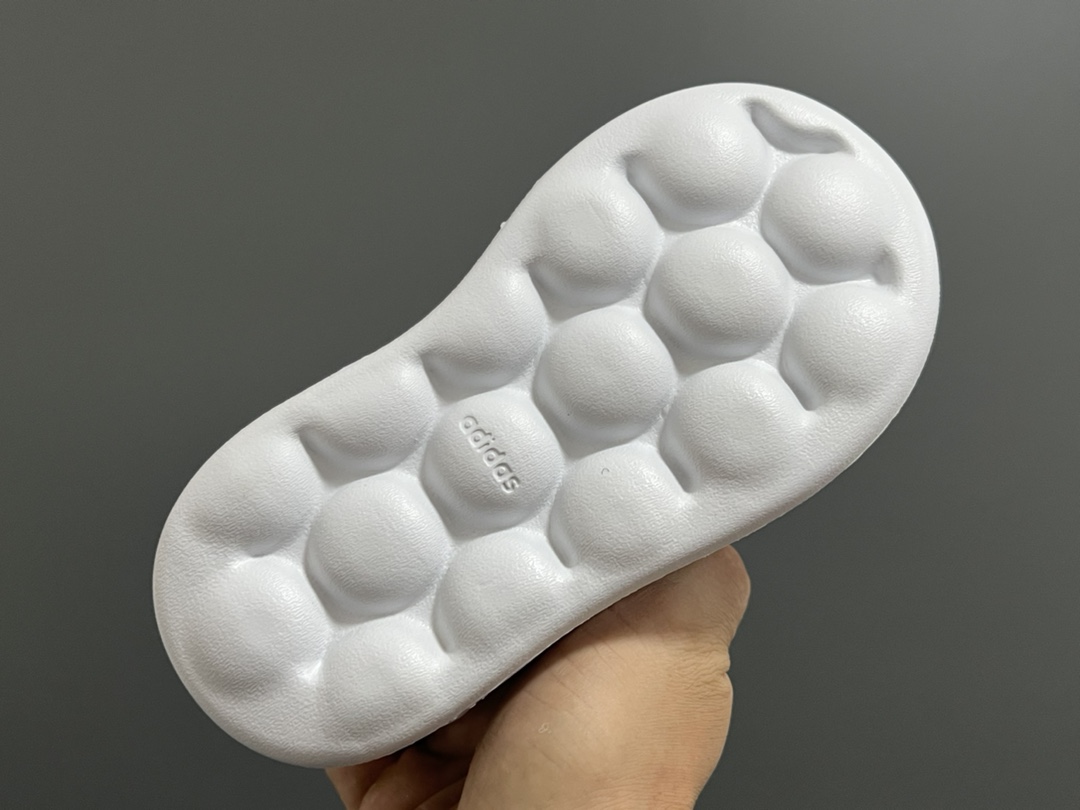 图片[5]-AD迪斯尼联名魔术贴加绒童鞋22-27码 加绒内里，保暖又舒适❄️优质皮料，质感满满💯 双魔术贴设计，穿脱方便✌🏻超轻云朵大底，脚感超舒适☁️-选品中心