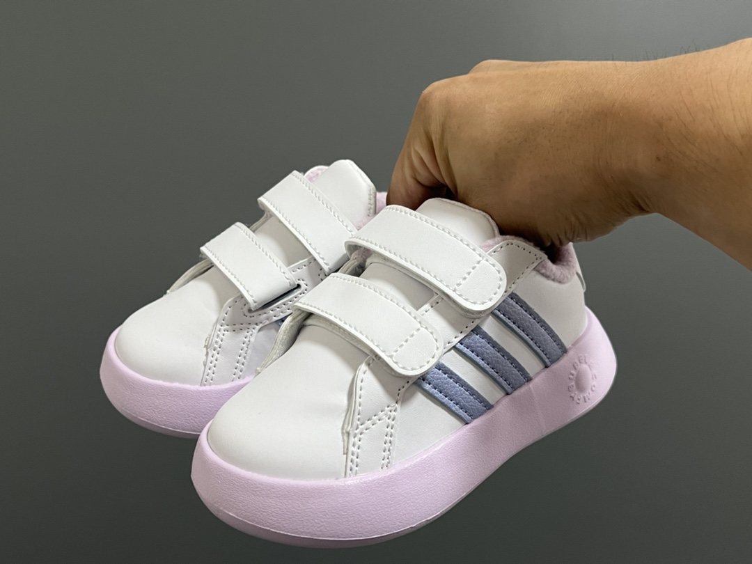 AD迪斯尼联名魔术贴加绒童鞋22-27码 加绒内里，保暖又舒适❄️优质皮料，质感满满💯 双魔术贴设计，穿脱方便✌🏻超轻云朵大底，脚感超舒适☁️-选品中心