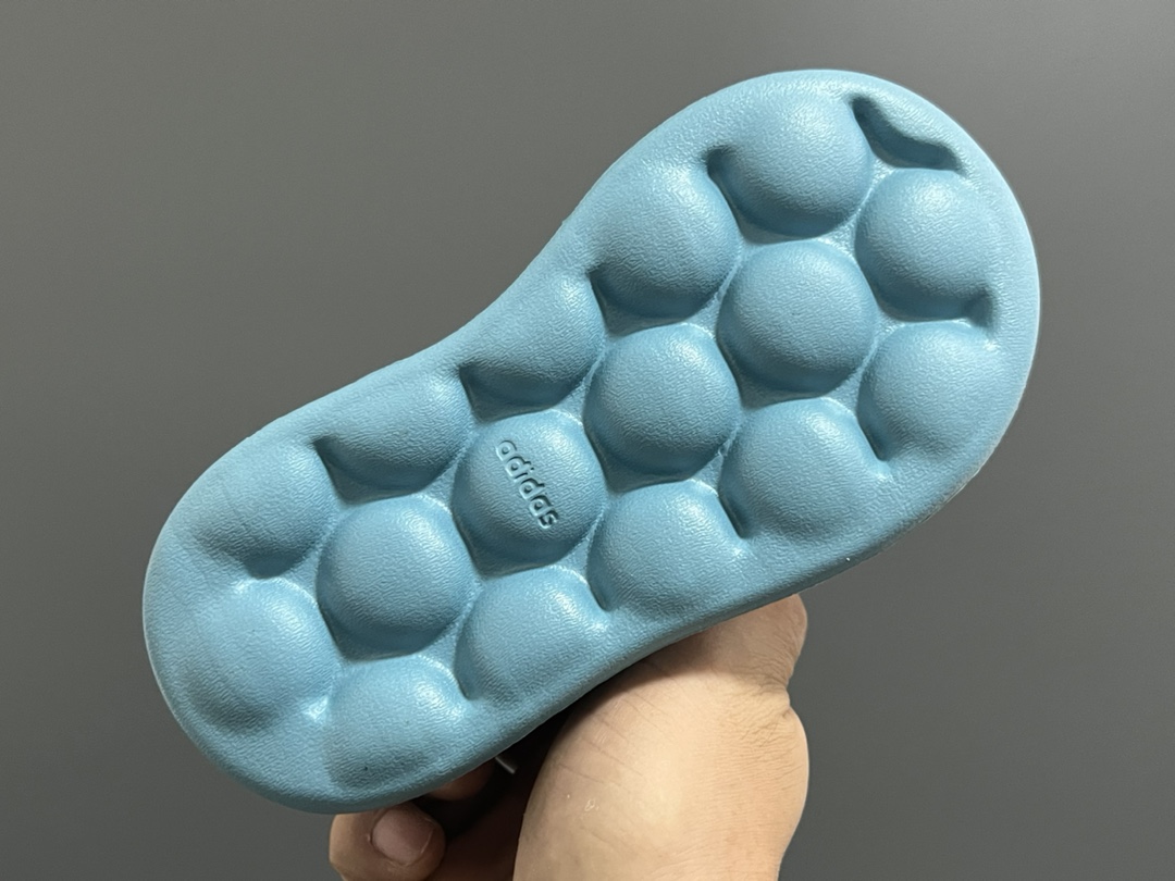 图片[5]-AD迪斯尼联名魔术贴加绒童鞋22-27码 加绒内里，保暖又舒适❄️优质皮料，质感满满💯 双魔术贴设计，穿脱方便✌🏻超轻云朵大底，脚感超舒适☁️-选品中心