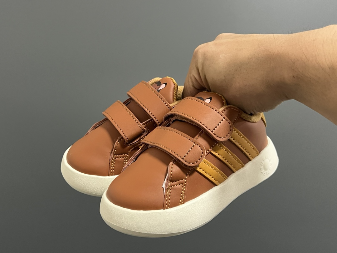 图片[2]-AD迪斯尼联名魔术贴加绒童鞋22-27码 加绒内里，保暖又舒适❄️优质皮料，质感满满💯 双魔术贴设计，穿脱方便✌🏻超轻云朵大底，脚感超舒适☁️-选品中心