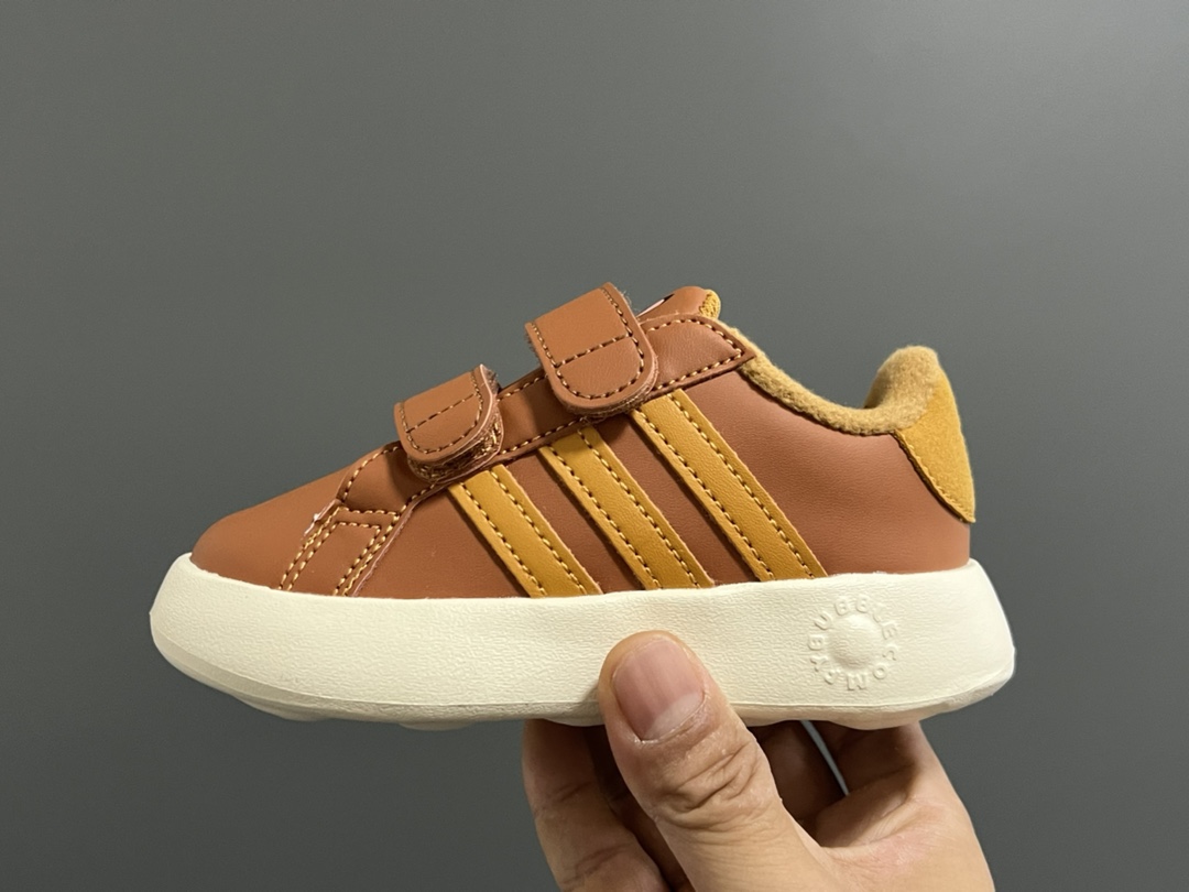 图片[4]-AD迪斯尼联名魔术贴加绒童鞋22-27码 加绒内里，保暖又舒适❄️优质皮料，质感满满💯 双魔术贴设计，穿脱方便✌🏻超轻云朵大底，脚感超舒适☁️-选品中心