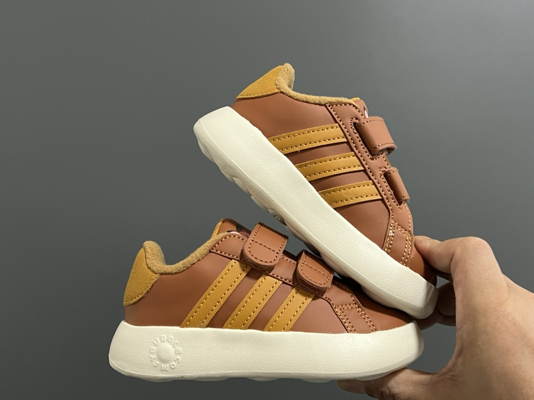 图片[9]-AD迪斯尼联名魔术贴加绒童鞋22-27码 加绒内里，保暖又舒适❄️优质皮料，质感满满💯 双魔术贴设计，穿脱方便✌🏻超轻云朵大底，脚感超舒适☁️-选品中心