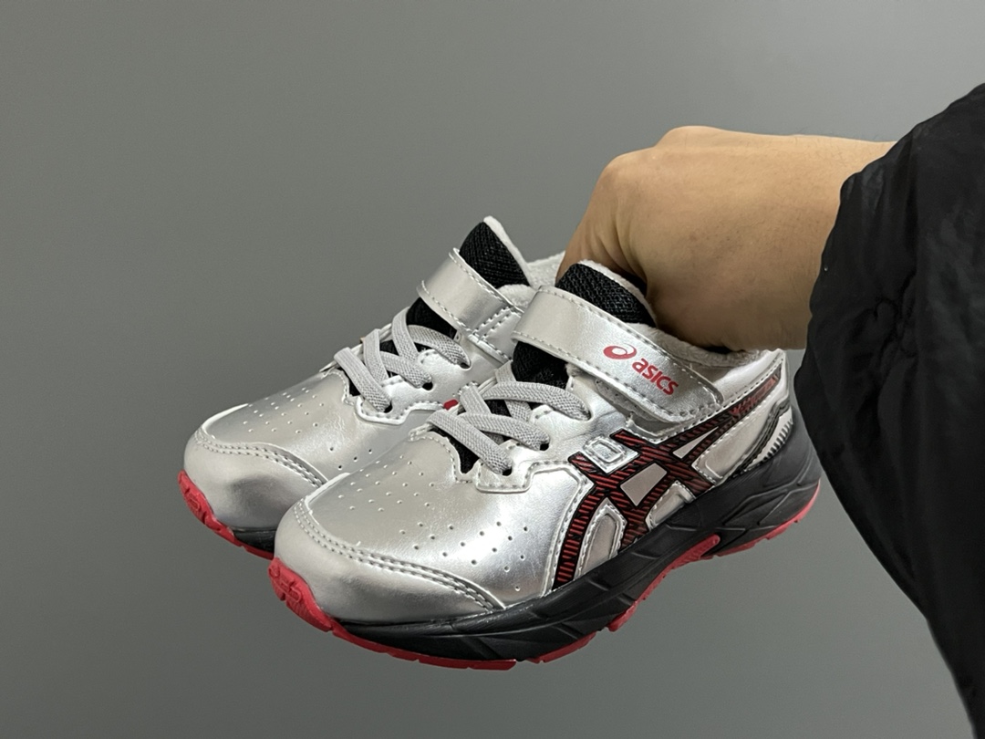 图片[2]-加绒YSS 秋冬新款魔术贴儿童运动鞋 尺码：22-37码 加绒加厚款❄️保暖又舒适☁️ 优质皮料，质感满满💯 橡胶耐磨防滑大底，脚感超赞👍🏻 魔术贴设计，穿脱超方便✌🏻-选品中心