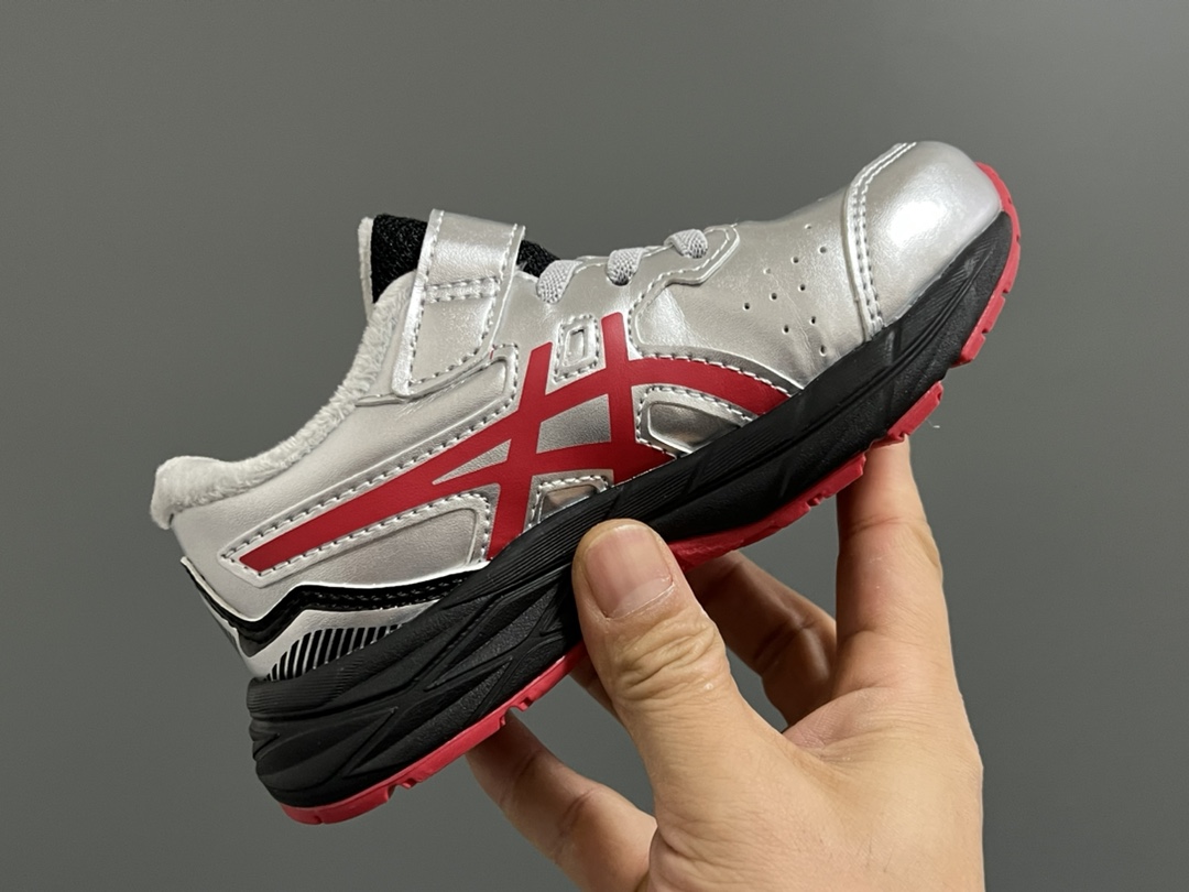 图片[9]-加绒YSS 秋冬新款魔术贴儿童运动鞋 尺码：22-37码 加绒加厚款❄️保暖又舒适☁️ 优质皮料，质感满满💯 橡胶耐磨防滑大底，脚感超赞👍🏻 魔术贴设计，穿脱超方便✌🏻-选品中心