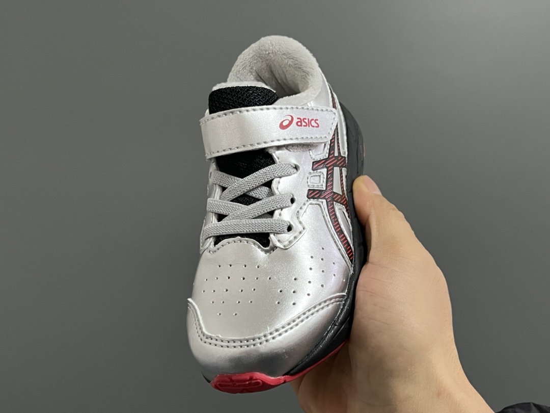 图片[3]-加绒YSS 秋冬新款魔术贴儿童运动鞋 尺码：22-37码 加绒加厚款❄️保暖又舒适☁️ 优质皮料，质感满满💯 橡胶耐磨防滑大底，脚感超赞👍🏻 魔术贴设计，穿脱超方便✌🏻-选品中心