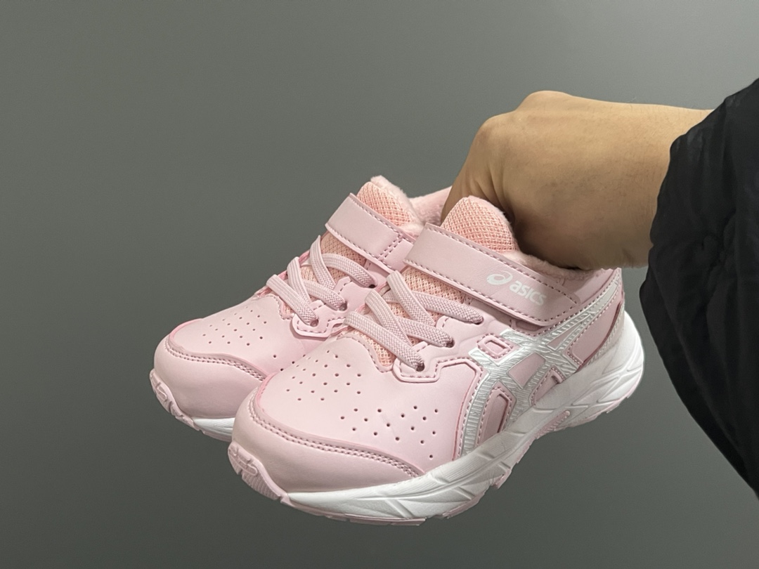 图片[2]-加绒YSS 秋冬新款魔术贴儿童运动鞋 尺码：22-37码 加绒加厚款❄️保暖又舒适☁️ 优质皮料，质感满满💯 橡胶耐磨防滑大底，脚感超赞👍🏻 魔术贴设计，穿脱超方便✌🏻-选品中心