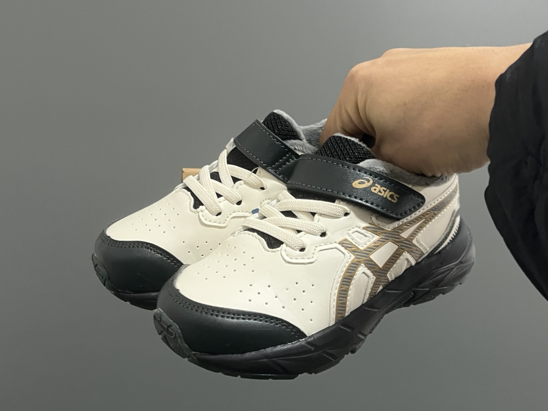 图片[2]-加绒YSS 秋冬新款魔术贴儿童运动鞋 尺码：22-37码 加绒加厚款❄️保暖又舒适☁️ 优质皮料，质感满满💯 橡胶耐磨防滑大底，脚感超赞👍🏻 魔术贴设计，穿脱超方便✌🏻-选品中心