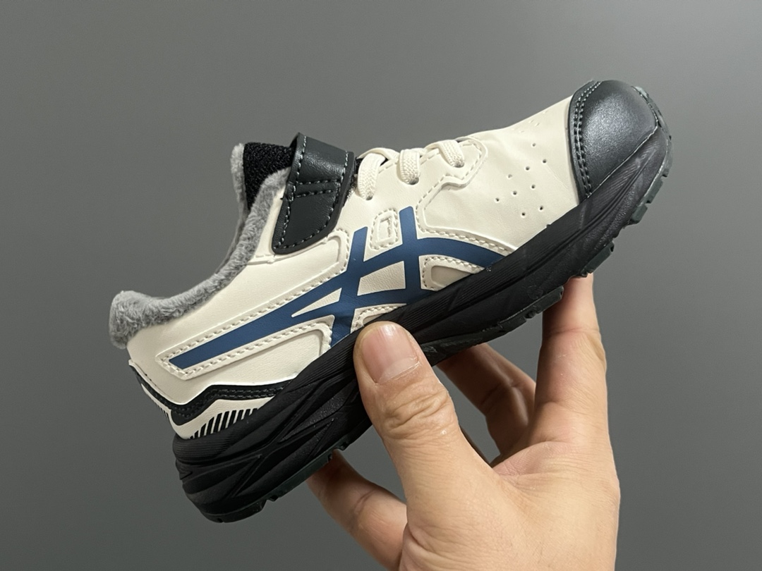 图片[6]-加绒YSS 秋冬新款魔术贴儿童运动鞋 尺码：22-37码 加绒加厚款❄️保暖又舒适☁️ 优质皮料，质感满满💯 橡胶耐磨防滑大底，脚感超赞👍🏻 魔术贴设计，穿脱超方便✌🏻-选品中心