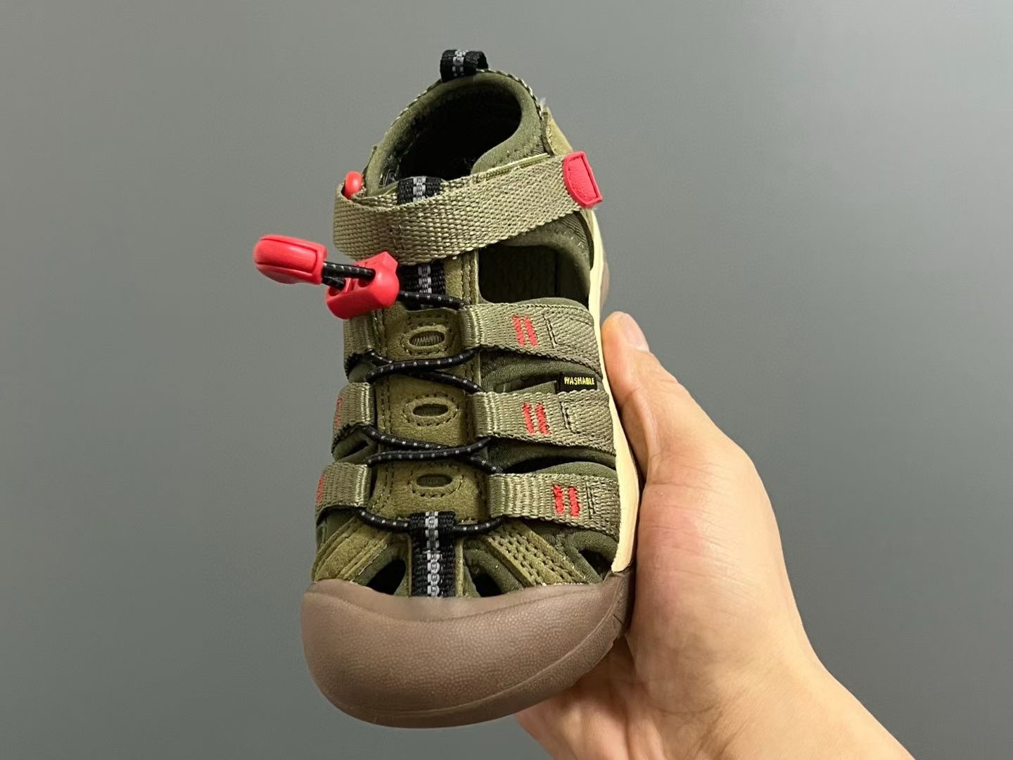 图片[3]-KEEN科恩潮牌户外儿童涉水溯溪凉鞋 尺码：24-37码 户外大佬潮牌⛺️ 优质尼龙材料镂空拼接，透气又舒适☁️ 橡胶耐磨防滑包头大底✅ 应对轻松不管是室内还是户外的各种地形✌🏻 高端客户必入单品❤️-选品中心