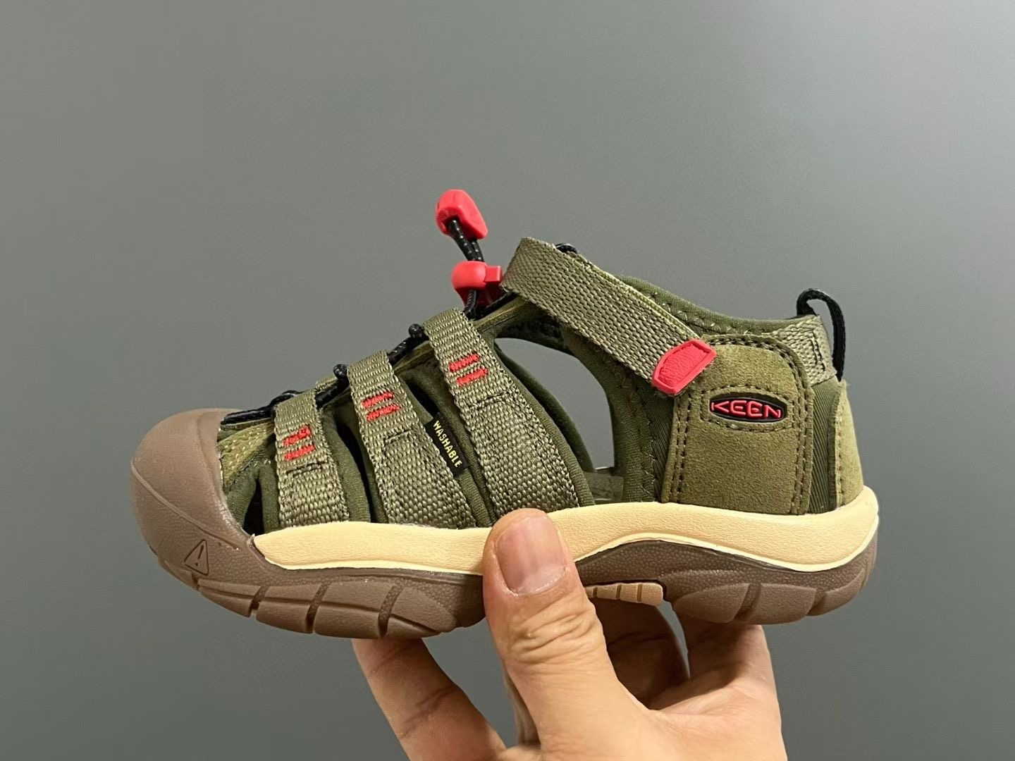 图片[4]-KEEN科恩潮牌户外儿童涉水溯溪凉鞋 尺码：24-37码 户外大佬潮牌⛺️ 优质尼龙材料镂空拼接，透气又舒适☁️ 橡胶耐磨防滑包头大底✅ 应对轻松不管是室内还是户外的各种地形✌🏻 高端客户必入单品❤️-选品中心