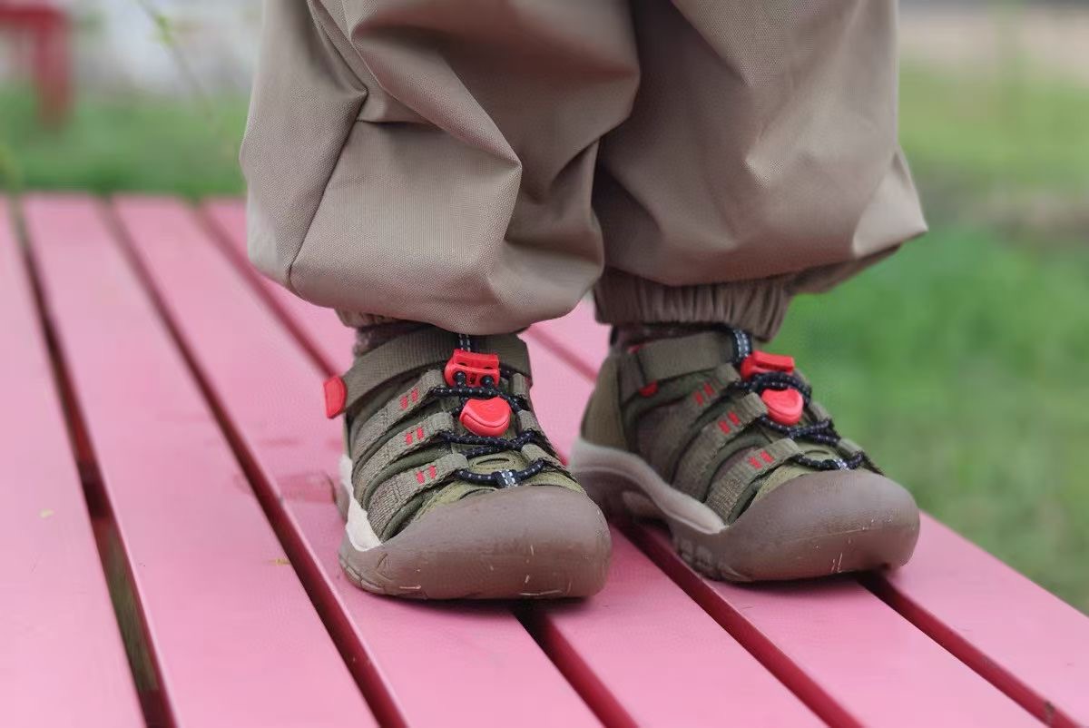 图片[7]-KEEN科恩潮牌户外儿童涉水溯溪凉鞋 尺码：24-37码 户外大佬潮牌⛺️ 优质尼龙材料镂空拼接，透气又舒适☁️ 橡胶耐磨防滑包头大底✅ 应对轻松不管是室内还是户外的各种地形✌🏻 高端客户必入单品❤️-选品中心