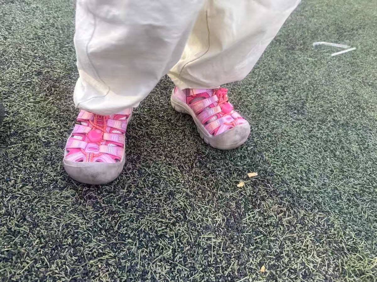 图片[6]-新色出货 KEEN科恩潮牌户外儿童涉水溯溪凉鞋 尺码：24-37码 户外大佬潮牌⛺️ 优质尼龙材料镂空拼接，透气又舒适☁️ 橡胶耐磨防滑包头大底✅ 应对轻松不管是室内还是户外的各种地形✌🏻 高端客户必入单品❤️-选品中心