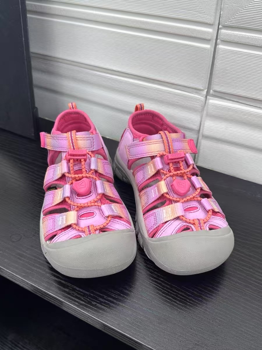 图片[3]-新色出货 KEEN科恩潮牌户外儿童涉水溯溪凉鞋 尺码：24-37码 户外大佬潮牌⛺️ 优质尼龙材料镂空拼接，透气又舒适☁️ 橡胶耐磨防滑包头大底✅ 应对轻松不管是室内还是户外的各种地形✌🏻 高端客户必入单品❤️-选品中心