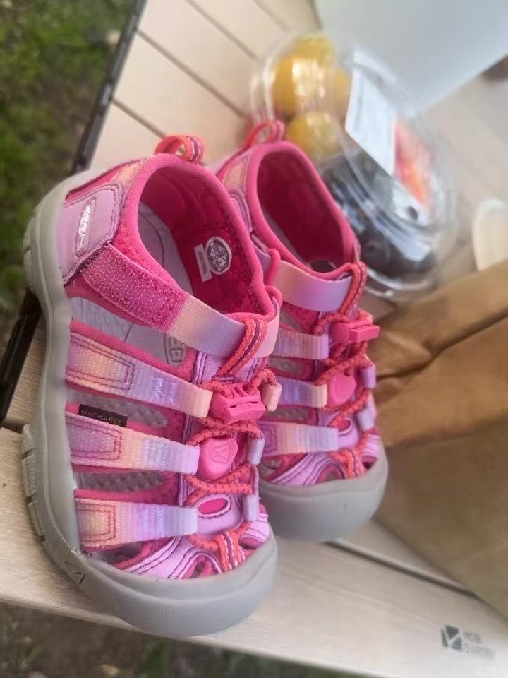 图片[8]-新色出货 KEEN科恩潮牌户外儿童涉水溯溪凉鞋 尺码：24-37码 户外大佬潮牌⛺️ 优质尼龙材料镂空拼接，透气又舒适☁️ 橡胶耐磨防滑包头大底✅ 应对轻松不管是室内还是户外的各种地形✌🏻 高端客户必入单品❤️-选品中心