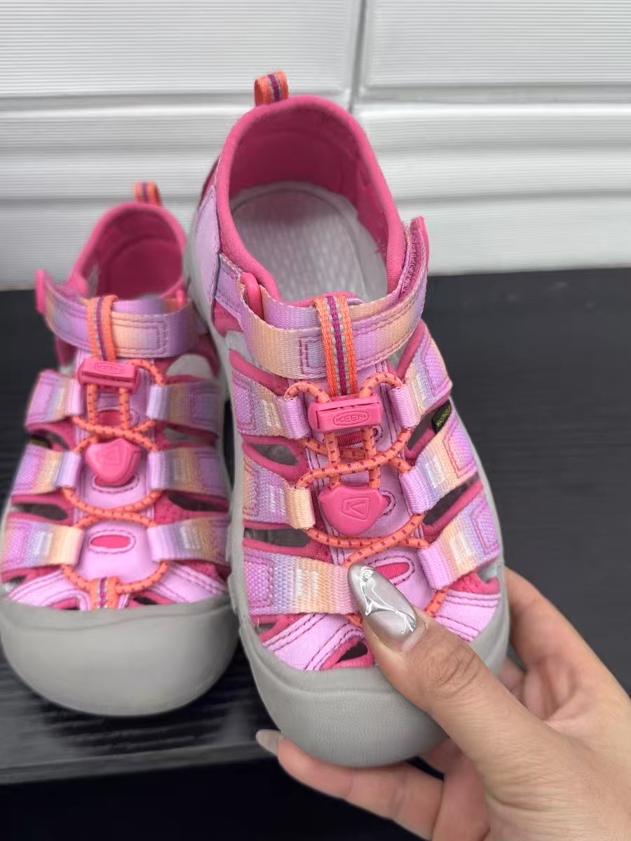 图片[4]-新色出货 KEEN科恩潮牌户外儿童涉水溯溪凉鞋 尺码：24-37码 户外大佬潮牌⛺️ 优质尼龙材料镂空拼接，透气又舒适☁️ 橡胶耐磨防滑包头大底✅ 应对轻松不管是室内还是户外的各种地形✌🏻 高端客户必入单品❤️-选品中心