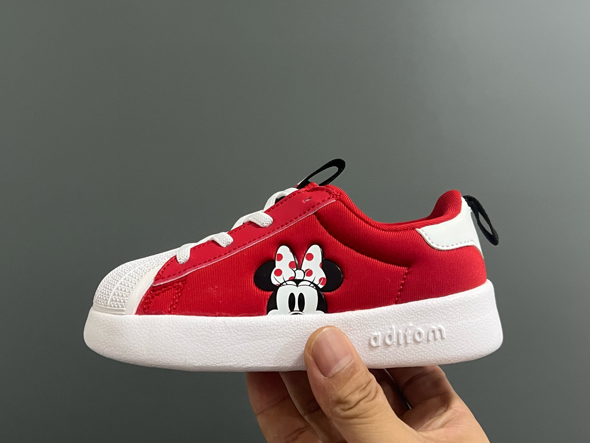 NO:338264,New shell head mesh elastic strap children's sneakers SIZE22-37 size, new counter synchronized new style, mesh breathable and comfortable elastic strap design, fits in the instep, ultra-light EVA outsole, foot feeling self-evident, adidas, sneakers,19860909新款贝壳头网面松紧带一脚蹬儿童运动鞋 SIZE22-37码 专柜同步新款 网面透气又舒适 松紧带设计,贴合脚背 超轻EVA大底,脚感不言而喻,阿迪达斯,sneakers,,Children's