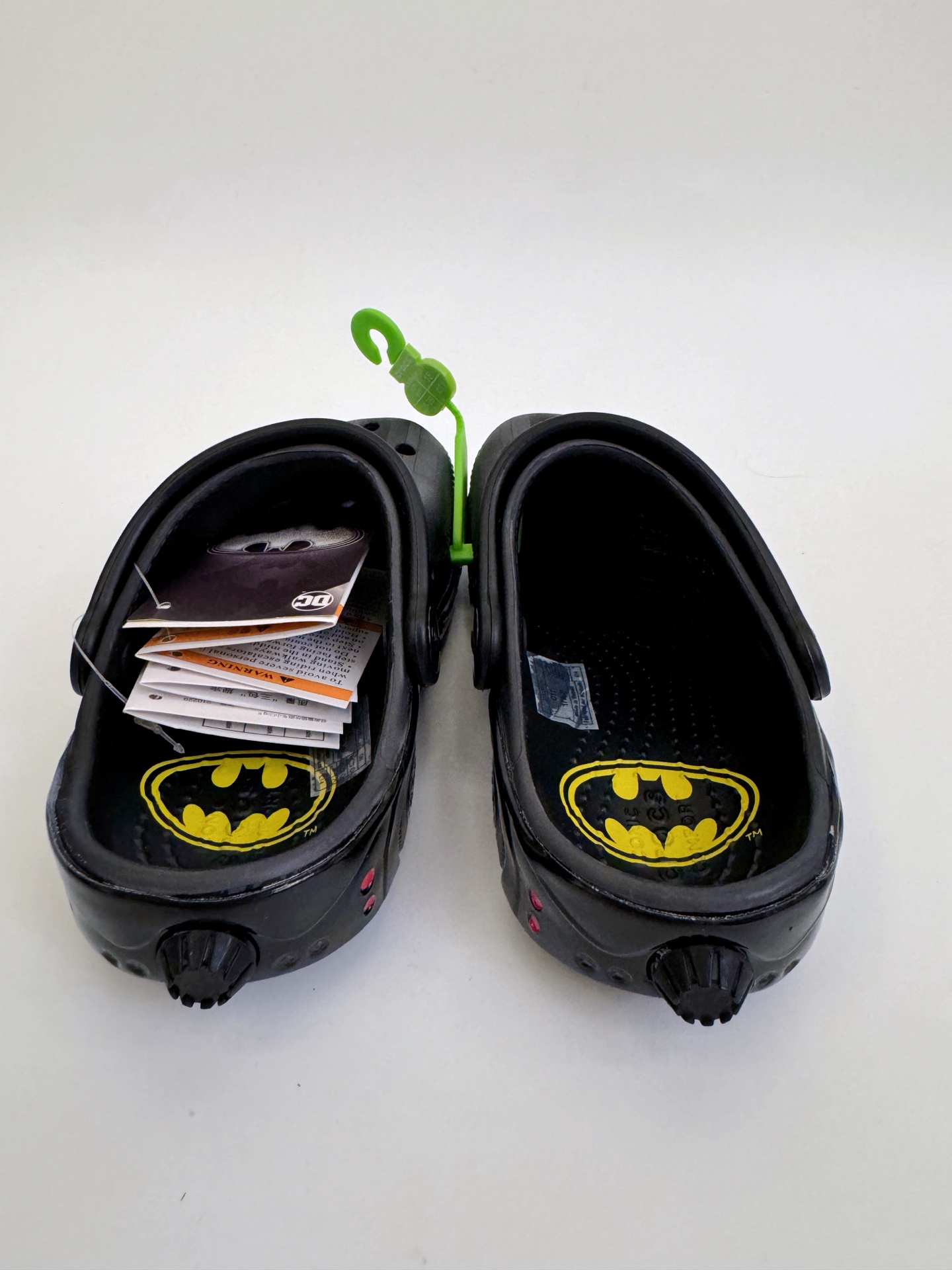 @135 Tamaño: 25-37 Zapatillas deportivas de marca compartida Crocs Batman, zapatillas deportivas, sandalias de playa al…