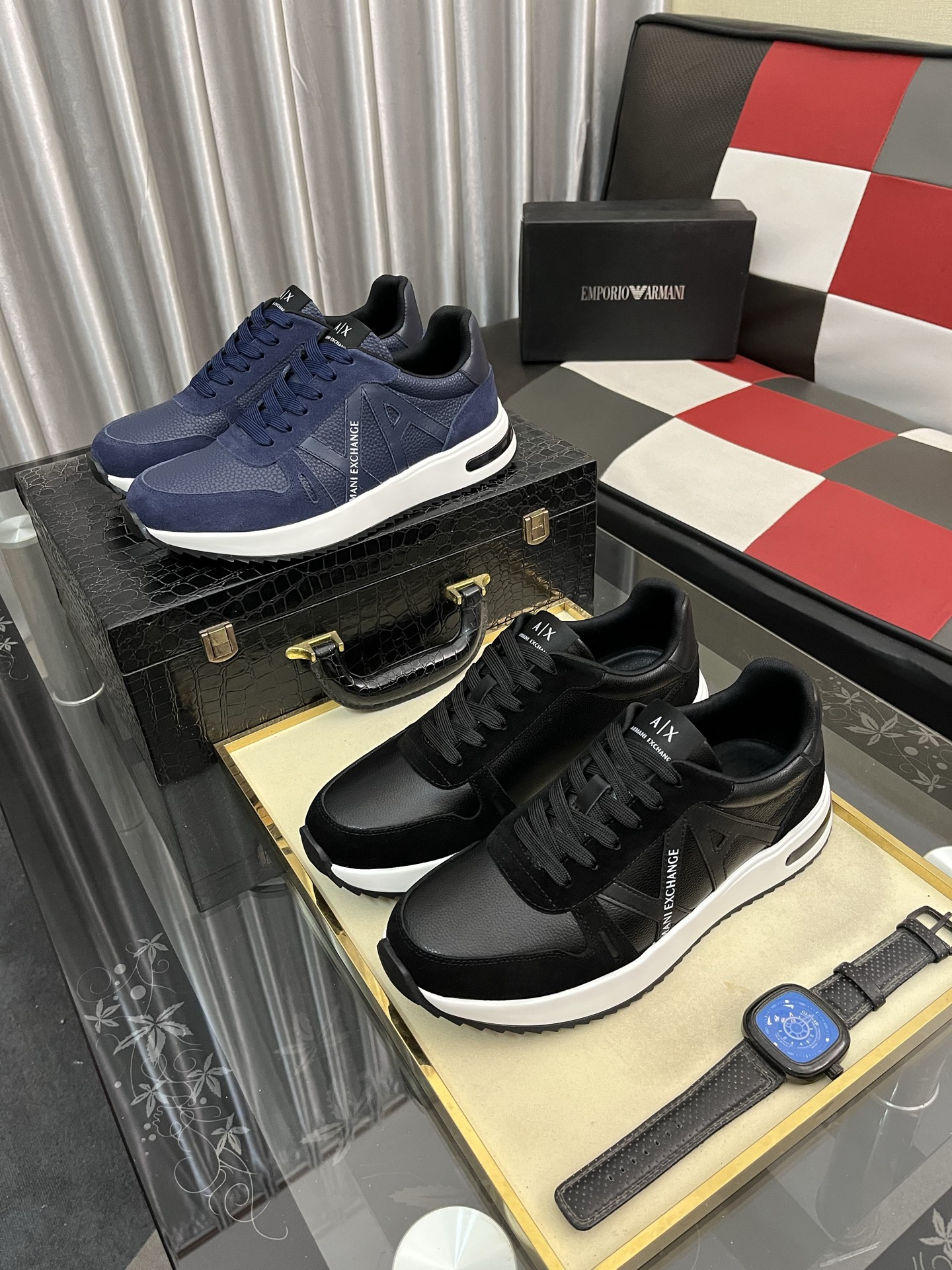 出厂价：290⌚️⌚️【Armani】阿玛尼💞最新新款休闲鞋 火爆热卖官网同款[得意]原单爆款 .原工厂牛皮材料👑1：1原板 牛皮内里，原厂发泡大底。身配件一比一开模💪 专柜品质 🙏 亲们你还为穿着搭配鞋发愁💋那这款鞋你就是你不二的选择🎁🎁！38-442️⃣色可选