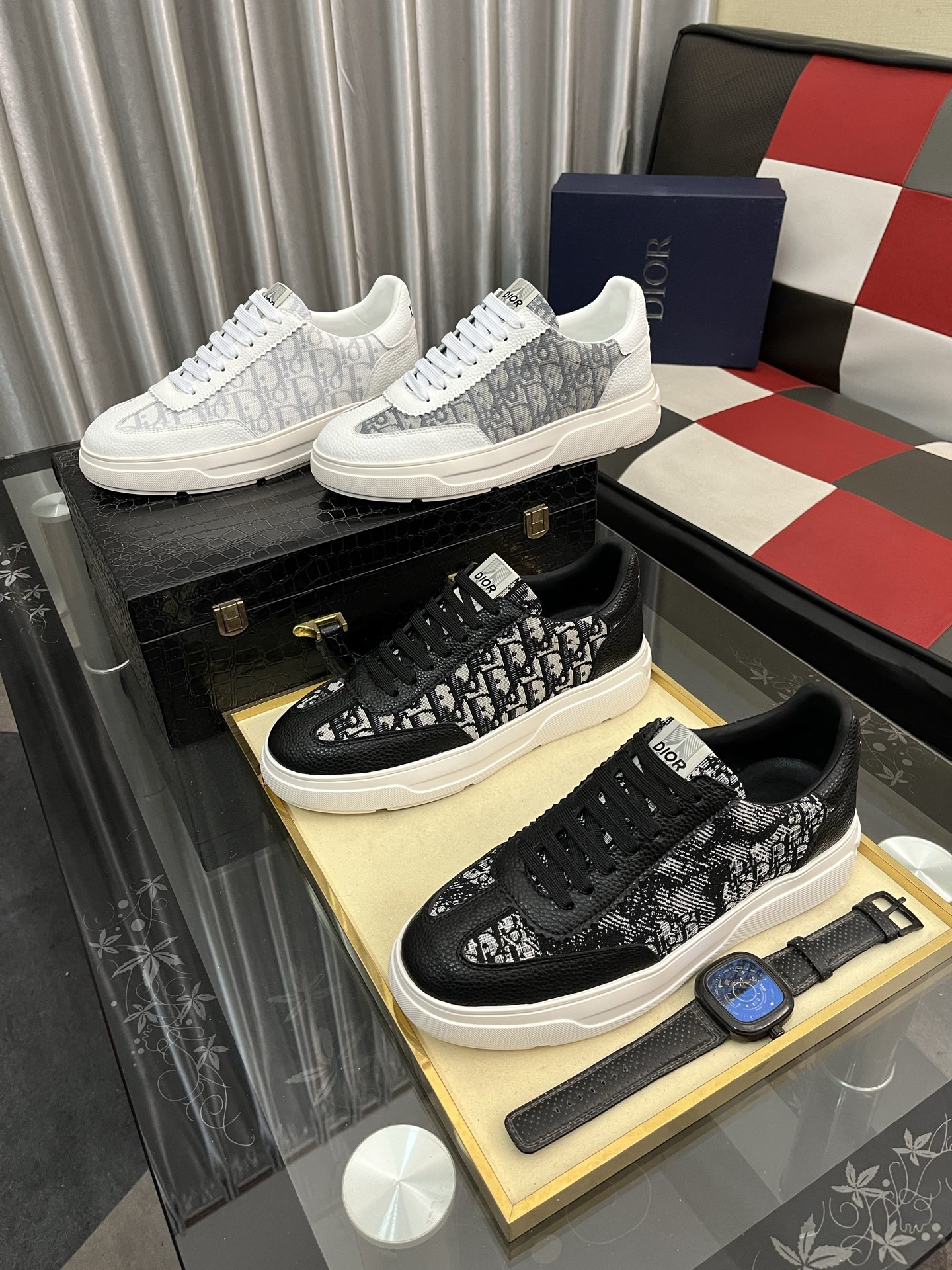 出厂价:280⌚️⌚️【Dior】迪奥新款男士真皮休闲鞋,市面最高版本 、欢迎任意对比🆚!原版皮料质感极佳,超上档次!意大利进口胎羊网内里,可拆式垫!奢华用料、精细做工,极力推荐入手!码数:38-444⃣️色可选