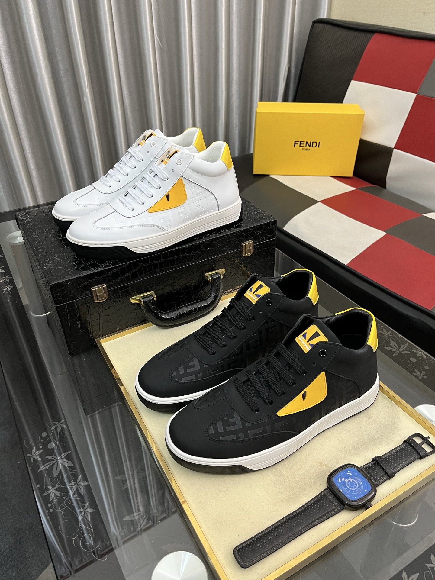 出厂价:280⌚️⌚️【Fendi】芬迪 男士最新款休闲鞋!专柜同步上市!原版一比一复刻。全进口头层小牛皮鳄鱼纹🐊制面,内里采用头层水染牛皮,原版原厂特供橡胶大底。引领时尚新概念。配码:38-442️⃣色可选