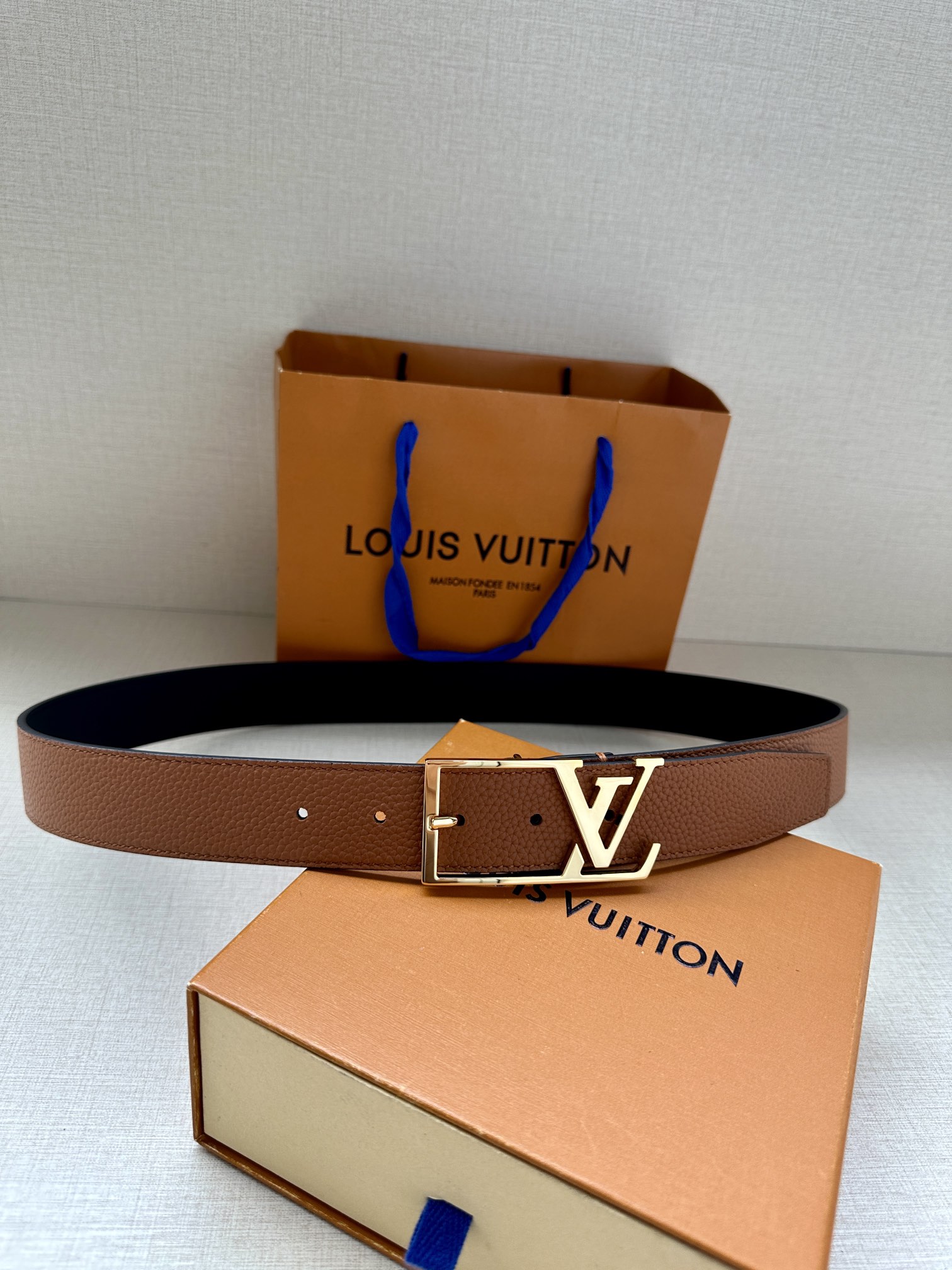 LV Style Leather Men's Belts Lookbook Reference image 1