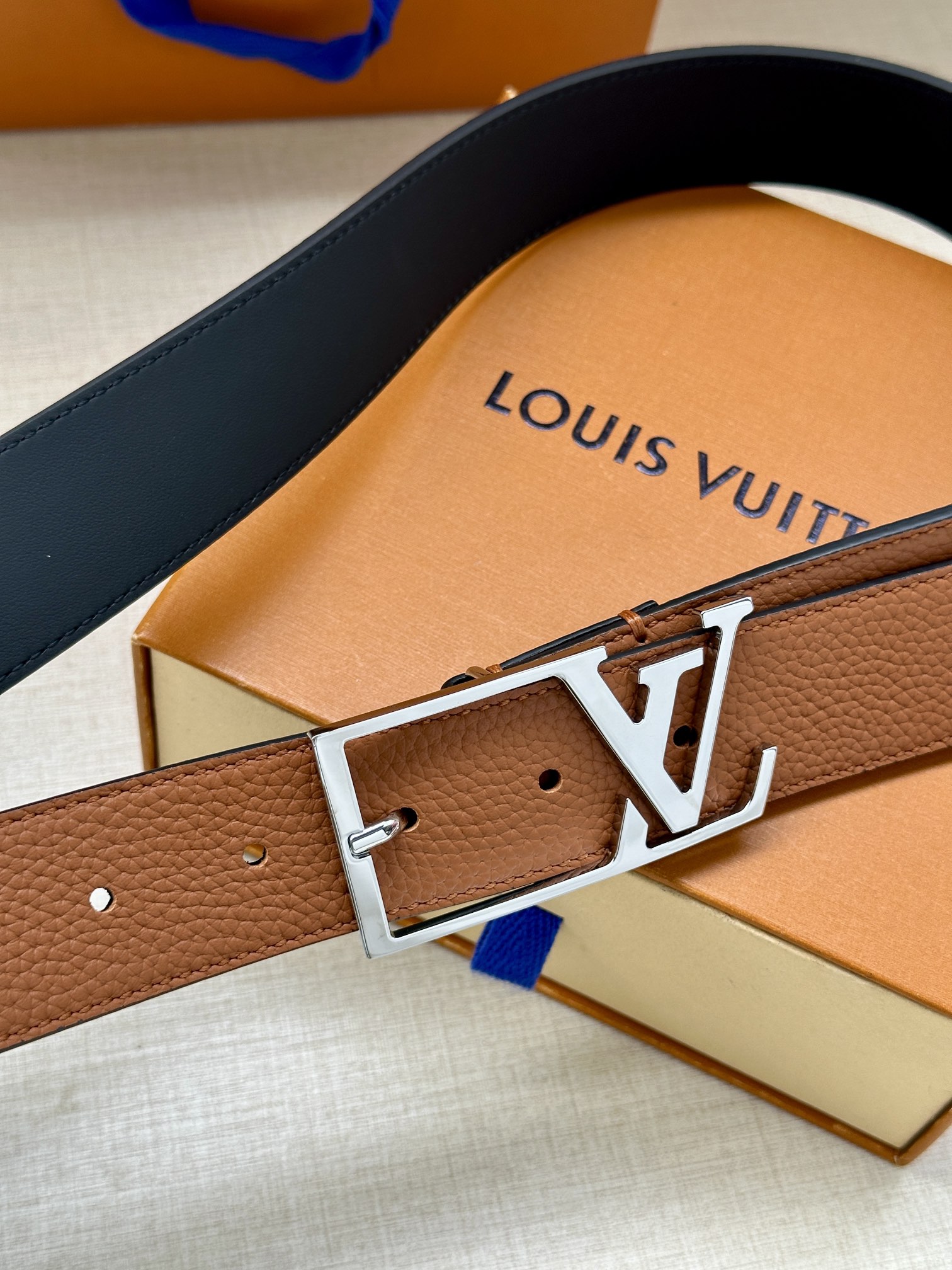 LV Style Leather Men's Belts Lookbook Reference image 2