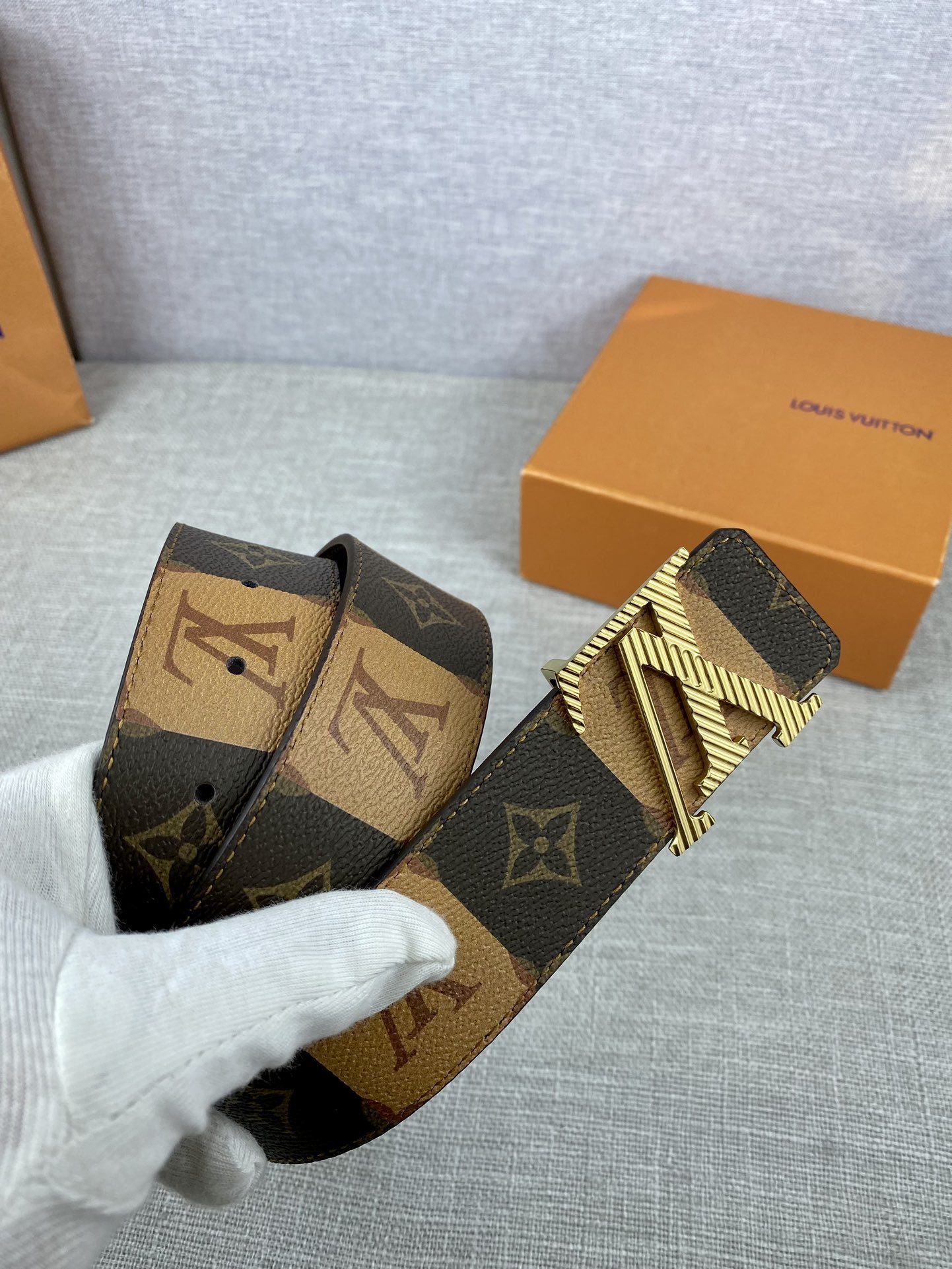 路易威登男装艺术总监VirgilAbloh与Nigo再度携手令LVPyramideStripes40毫米