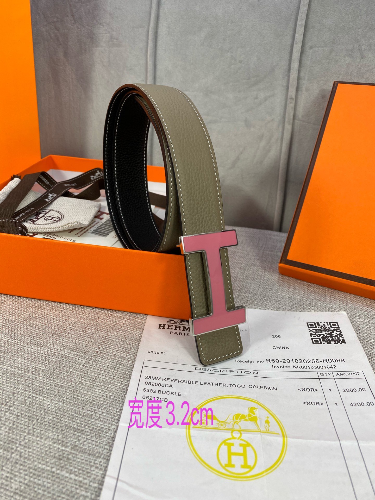 专柜同步Hermes爱马仕专柜同款3.2cm宽带身采用进口头层Togo牛皮boxer牛皮衬里配以珐琅精品