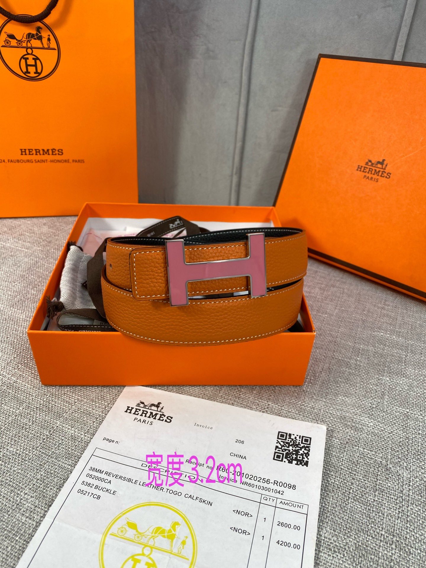 专柜同步Hermes爱马仕专柜同款3.2cm宽带身采用进口头层Togo牛皮boxer牛皮衬里配以珐琅精品