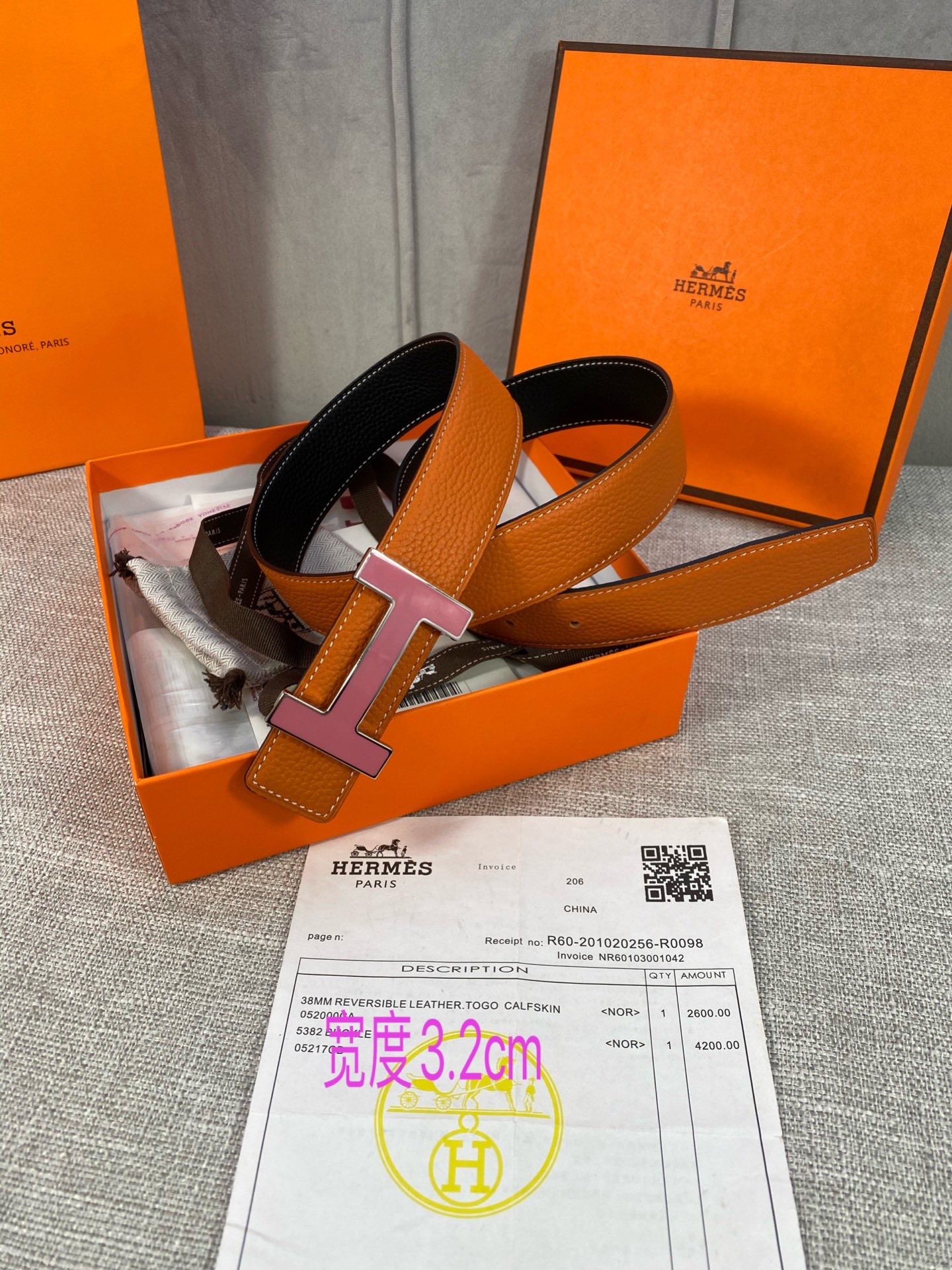 专柜同步Hermes爱马仕专柜同款3.2cm宽带身采用进口头层Togo牛皮boxer牛皮衬里配以珐琅精品