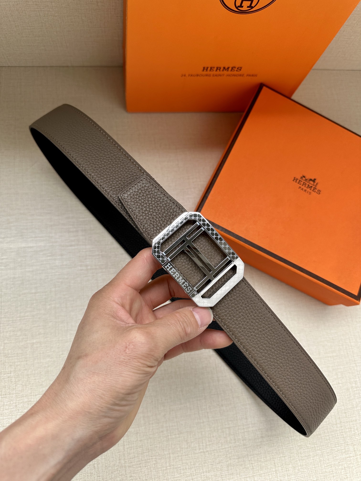 HERMÈS double-sided original lychee pattern with classic inner double H buckle, classic men's matching, perfect accesso…