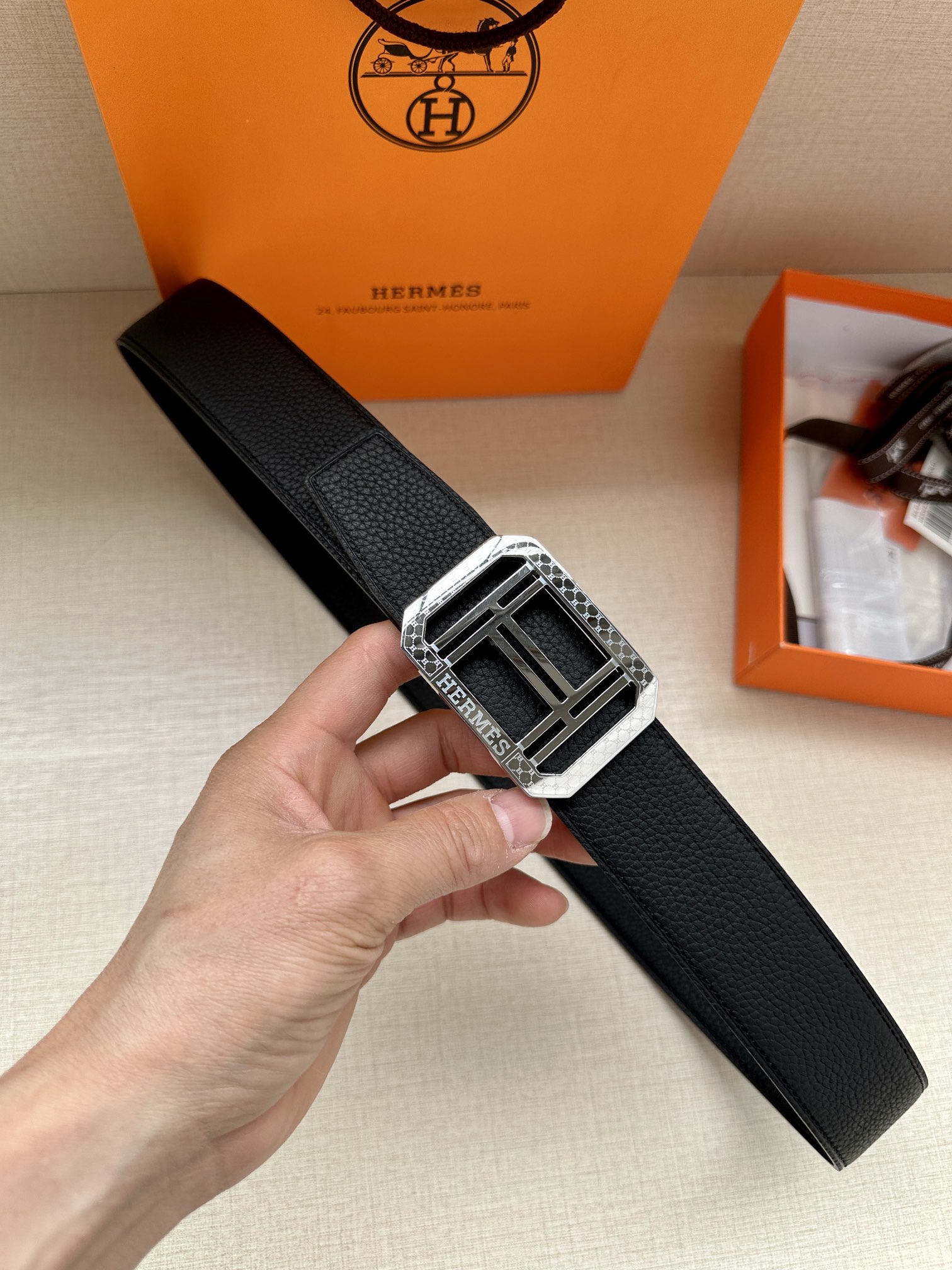 HERMÈS double-sided original lychee pattern with classic inner double H buckle, classic men's matching, perfect accesso…