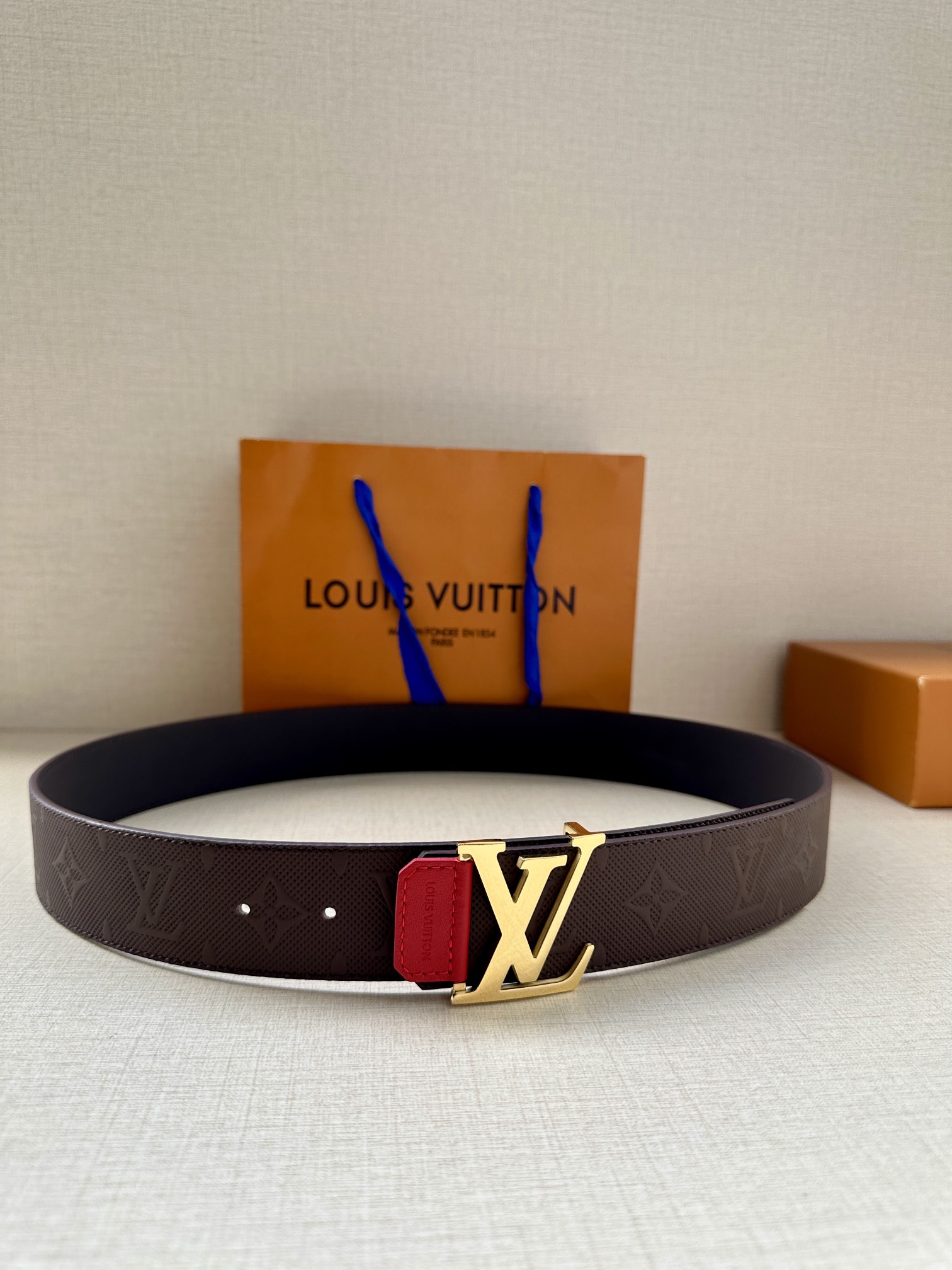 Louis Vuitton AAAAA
 Cinturón Hombres