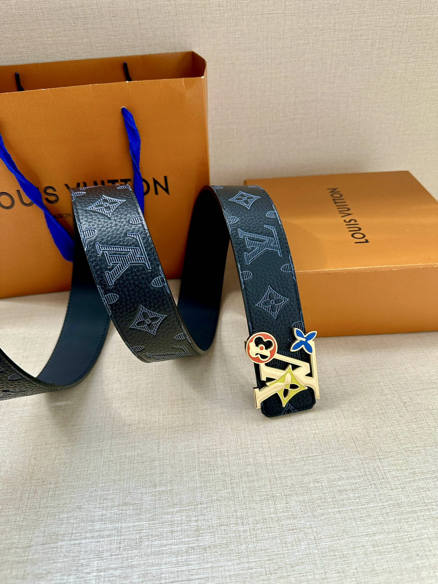 .0宽LVShaPe双面腰带以MonogramPlayground帆布展现经典元素的当代姿采尽释皮具系列